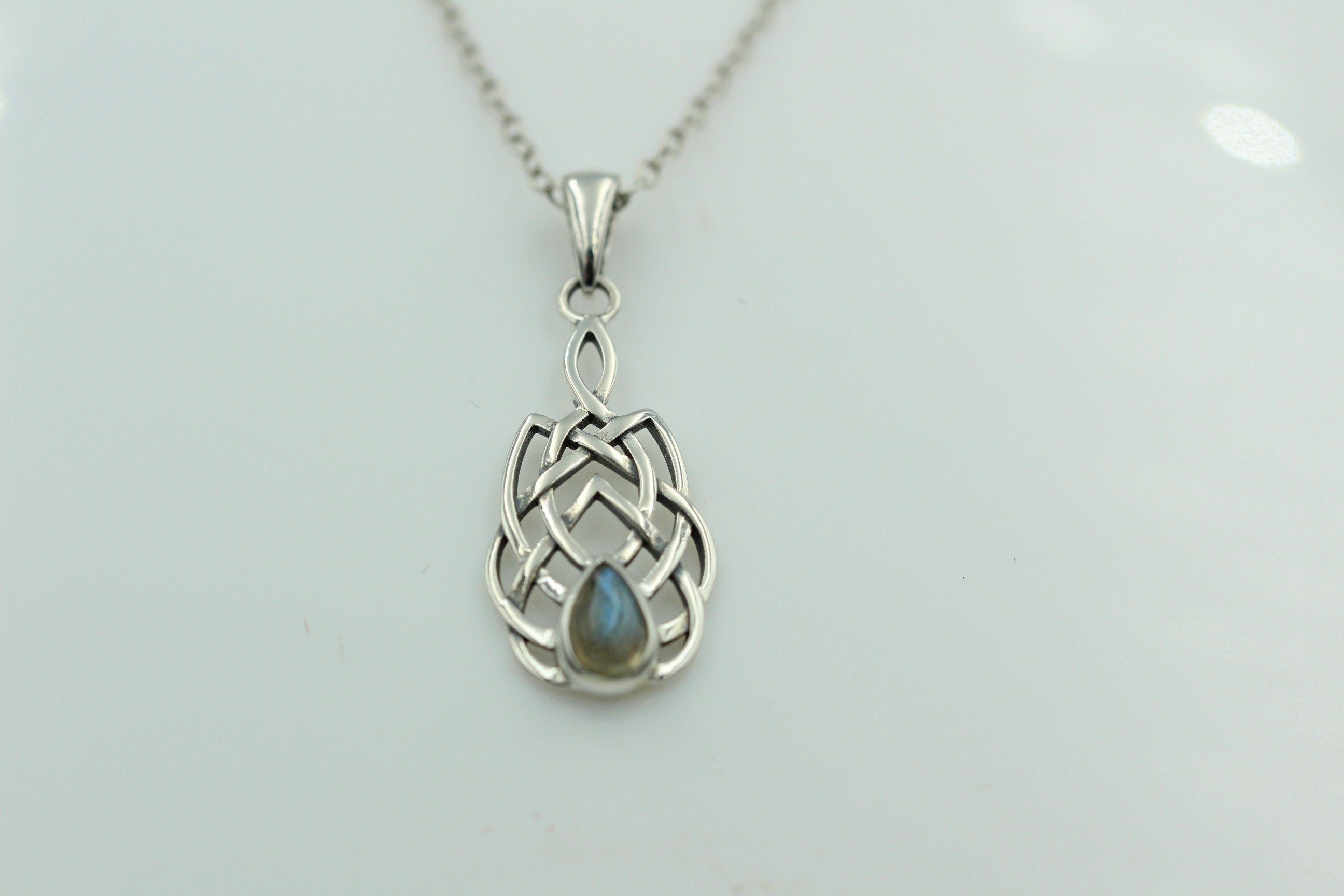 0,36 Labradorit Anhänger 925 Sterling Silber Collier Kette irrisierend