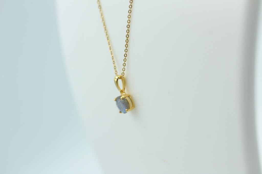 0,66 Carat Labradorit Anhänger 925 Silber hochwertig vergoldet Collier Kette Top
