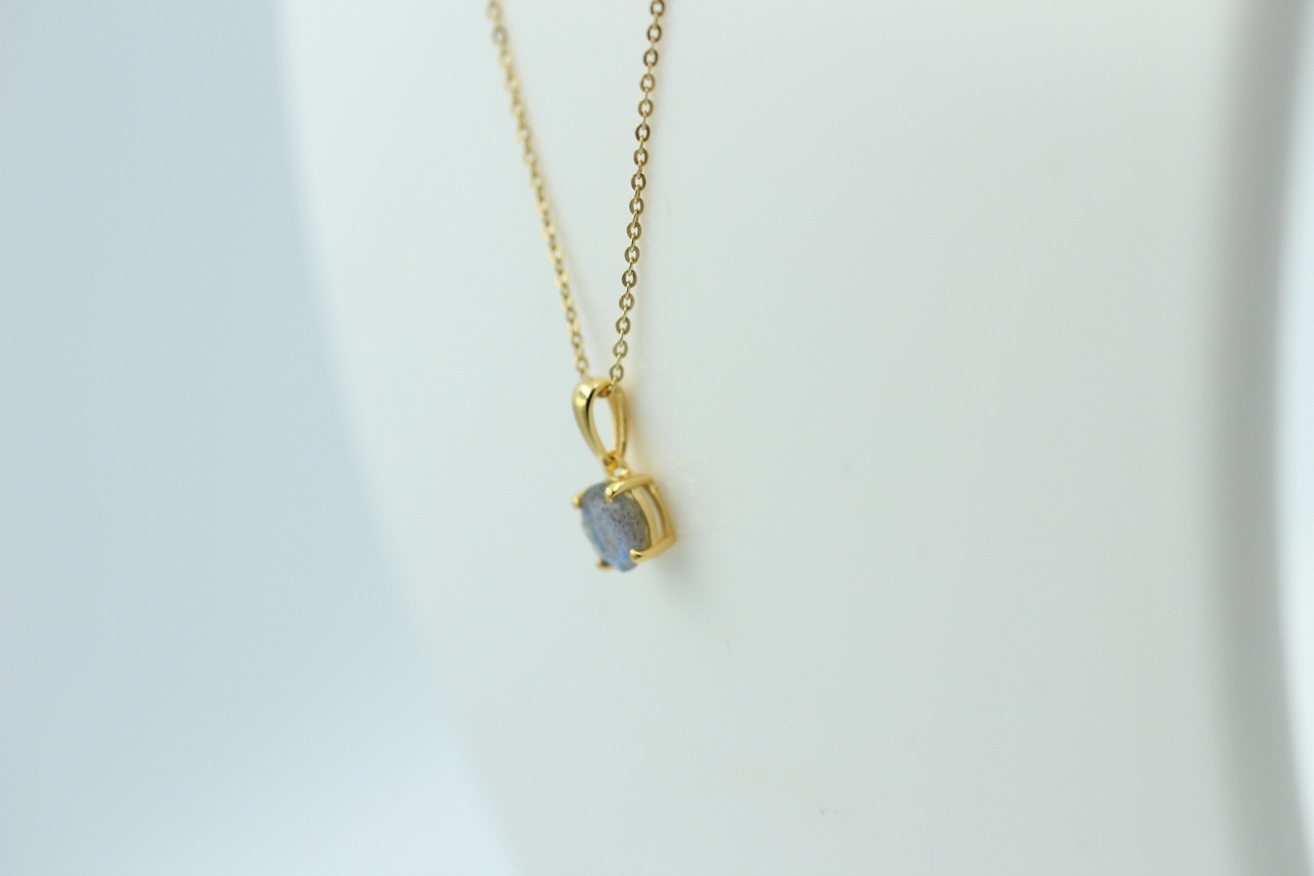 0,66 Carat Labradorit Anhänger 925 Silber hochwertig vergoldet Collier Kette Top