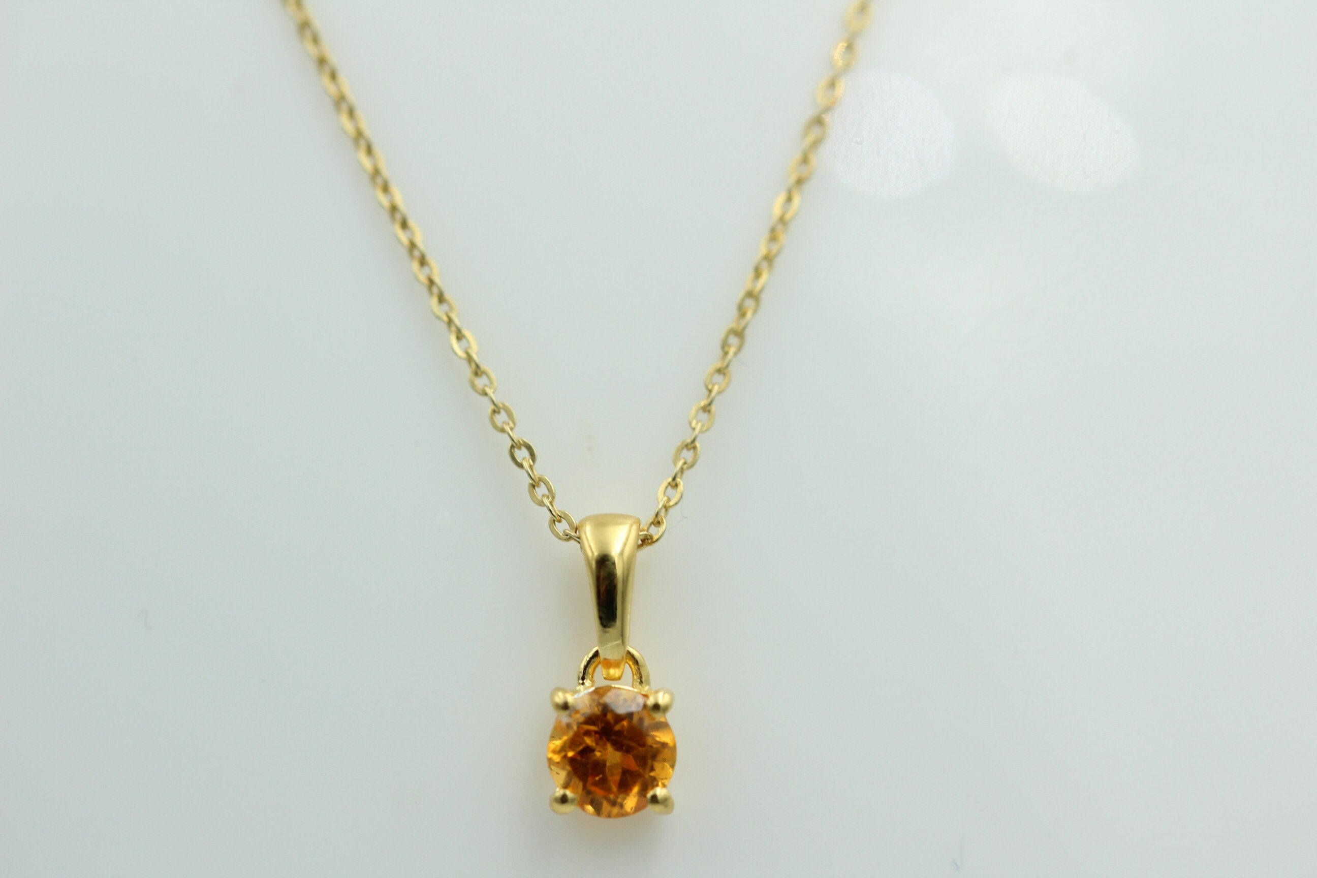 0,55 Carat sehr seltener Mandarin Granat Anhänger 925 Sterlingsilber vergoldet