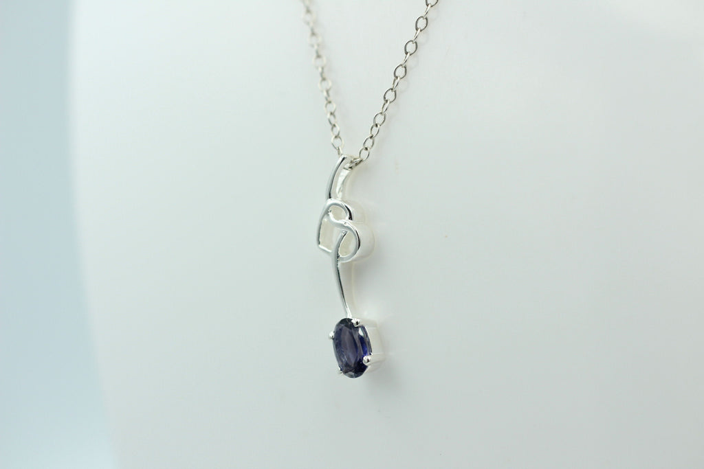 0,4 Carat Iolith Anhänger 925 Silber Collier Kette Wassersaphir Luchssaphir