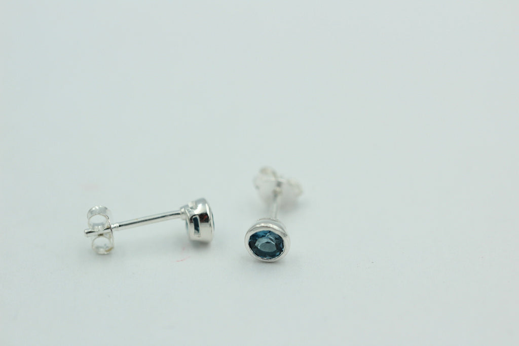 0,52 seltener 0,48 Carat Londonblauer Topas Ohrstecker 925 Silber Topasschmuck