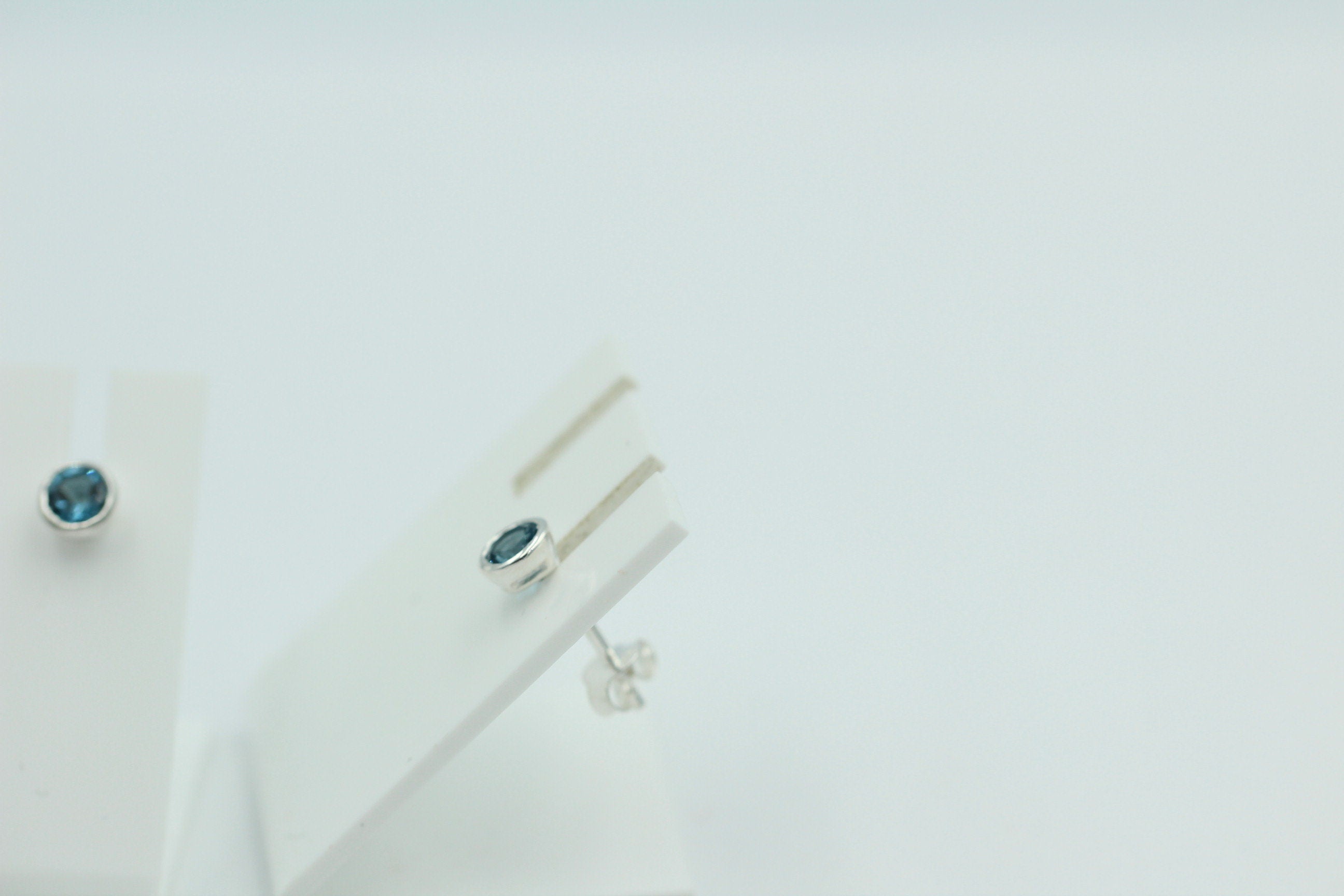 0,52 seltener 0,48 Carat Londonblauer Topas Ohrstecker 925 Silber Topasschmuck