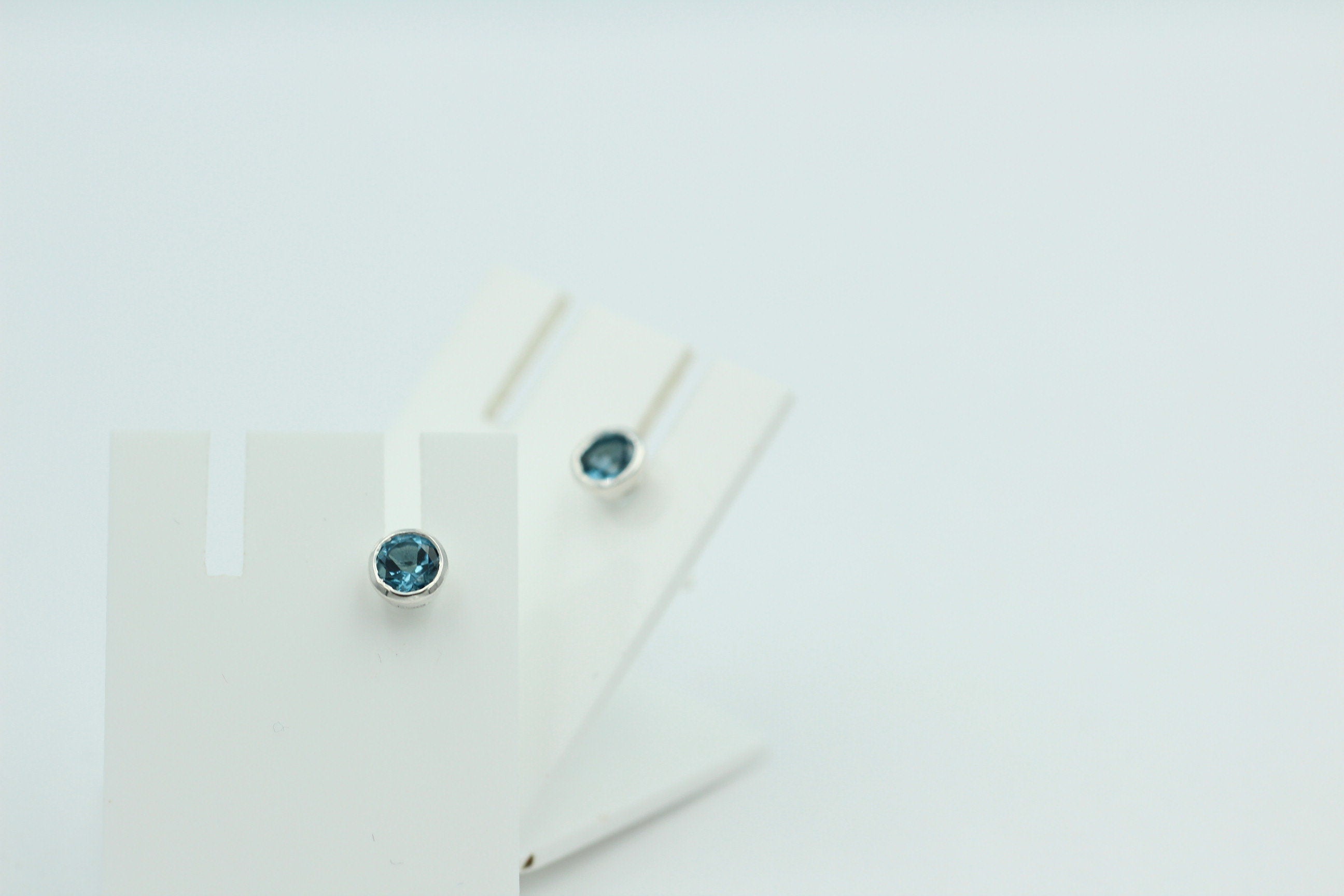 0,52 seltener 0,48 Carat Londonblauer Topas Ohrstecker 925 Silber Topasschmuck
