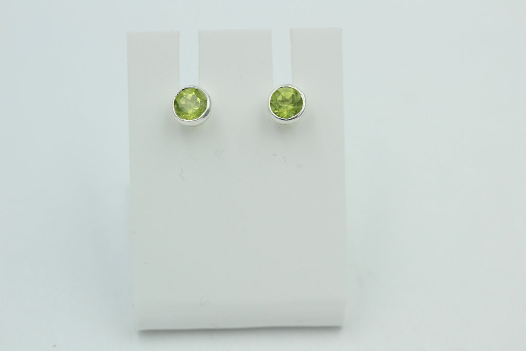 0,48 Carat Peridot Ohrstecker 925 Silber Olivin Peridot Ohrstecker