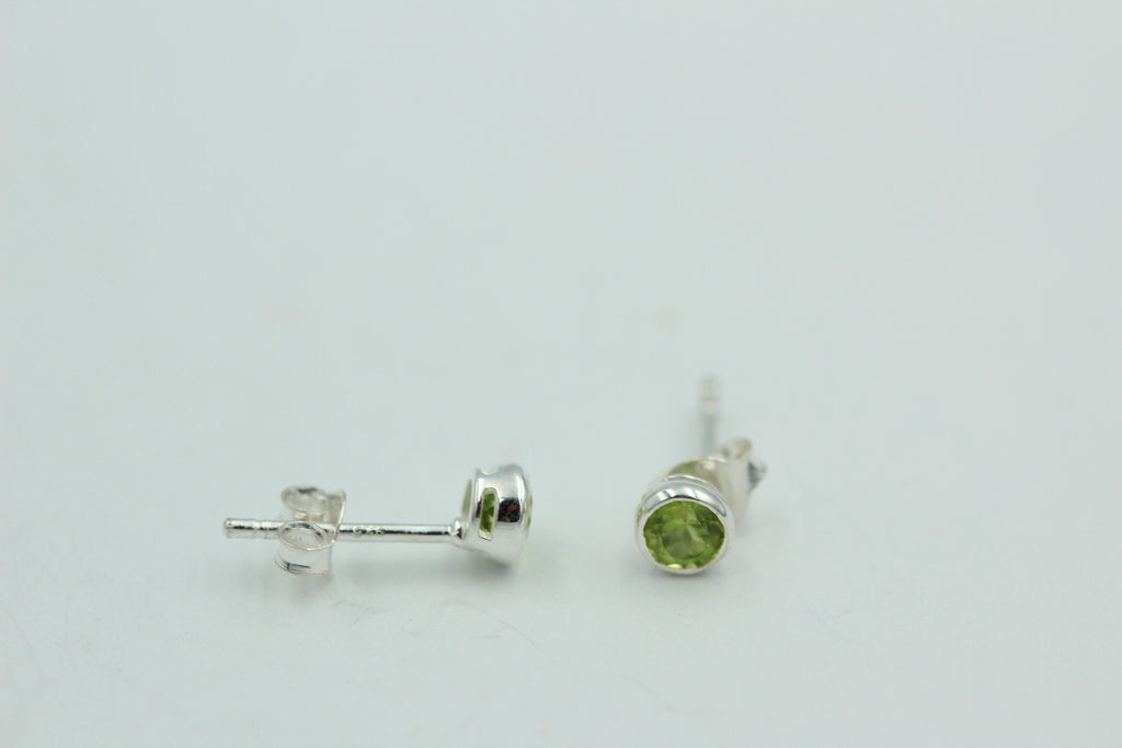 0,48 Carat Peridot Ohrstecker 925 Silber Olivin Peridot Ohrstecker