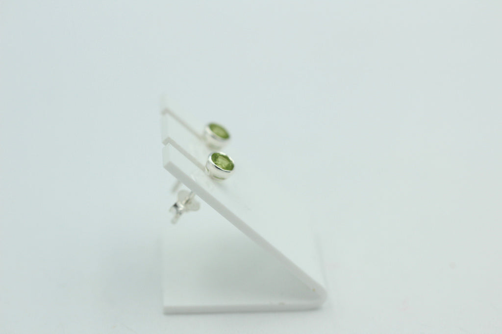 0,48 Carat Peridot Ohrstecker 925 Silber Olivin Peridot Ohrstecker