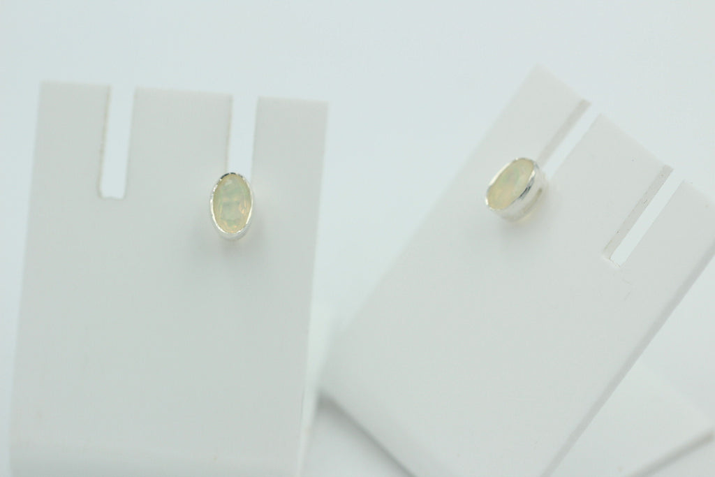 Edler 0,4 Carat Äthiopischer Opal Ohrstecker 925 Silber Welo Opal aus Äfrika