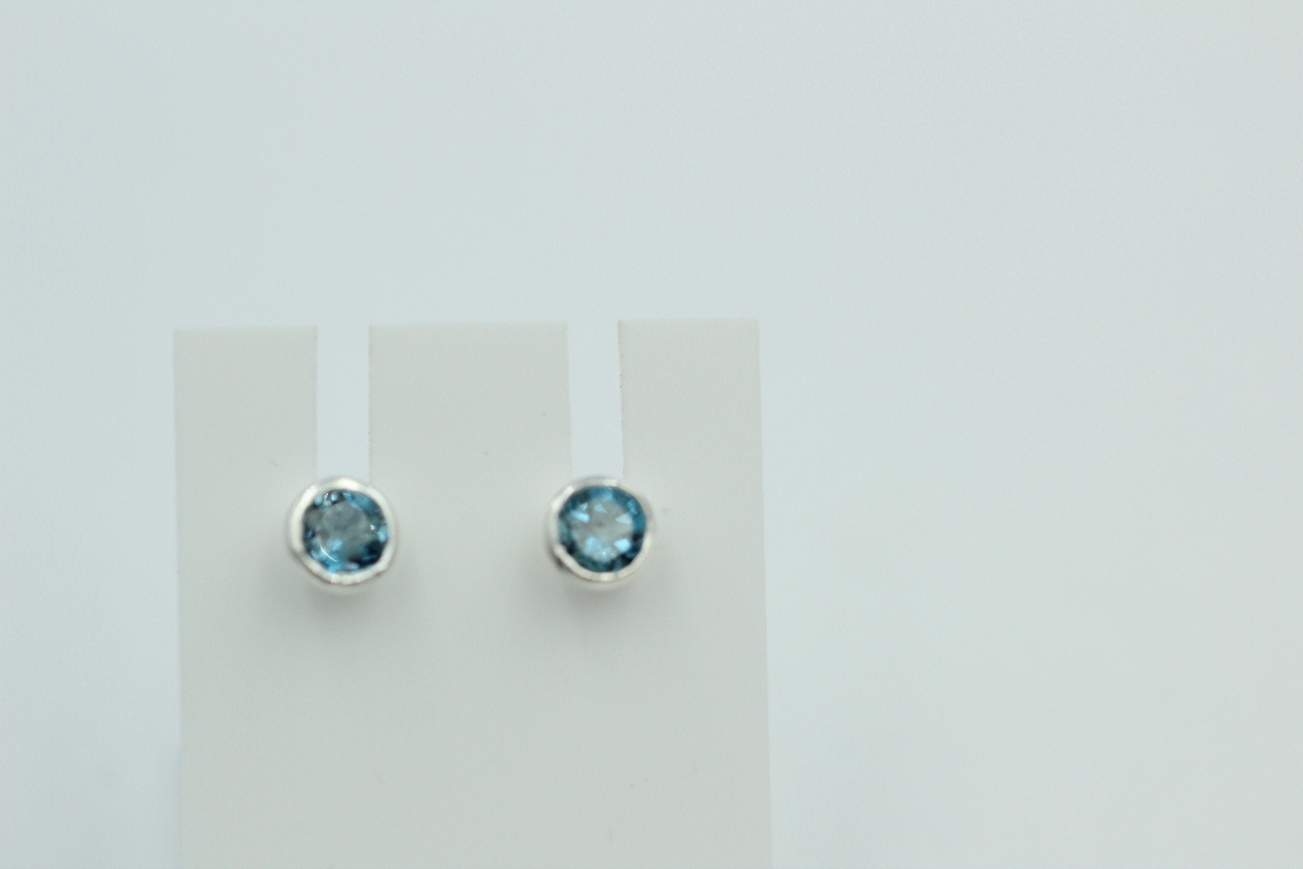 0,52 seltener 0,48 Carat Londonblauer Topas Ohrstecker 925 Silber Topasschmuck
