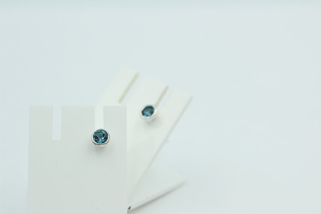 0,52 seltener 0,48 Carat Londonblauer Topas Ohrstecker 925 Silber Topasschmuck