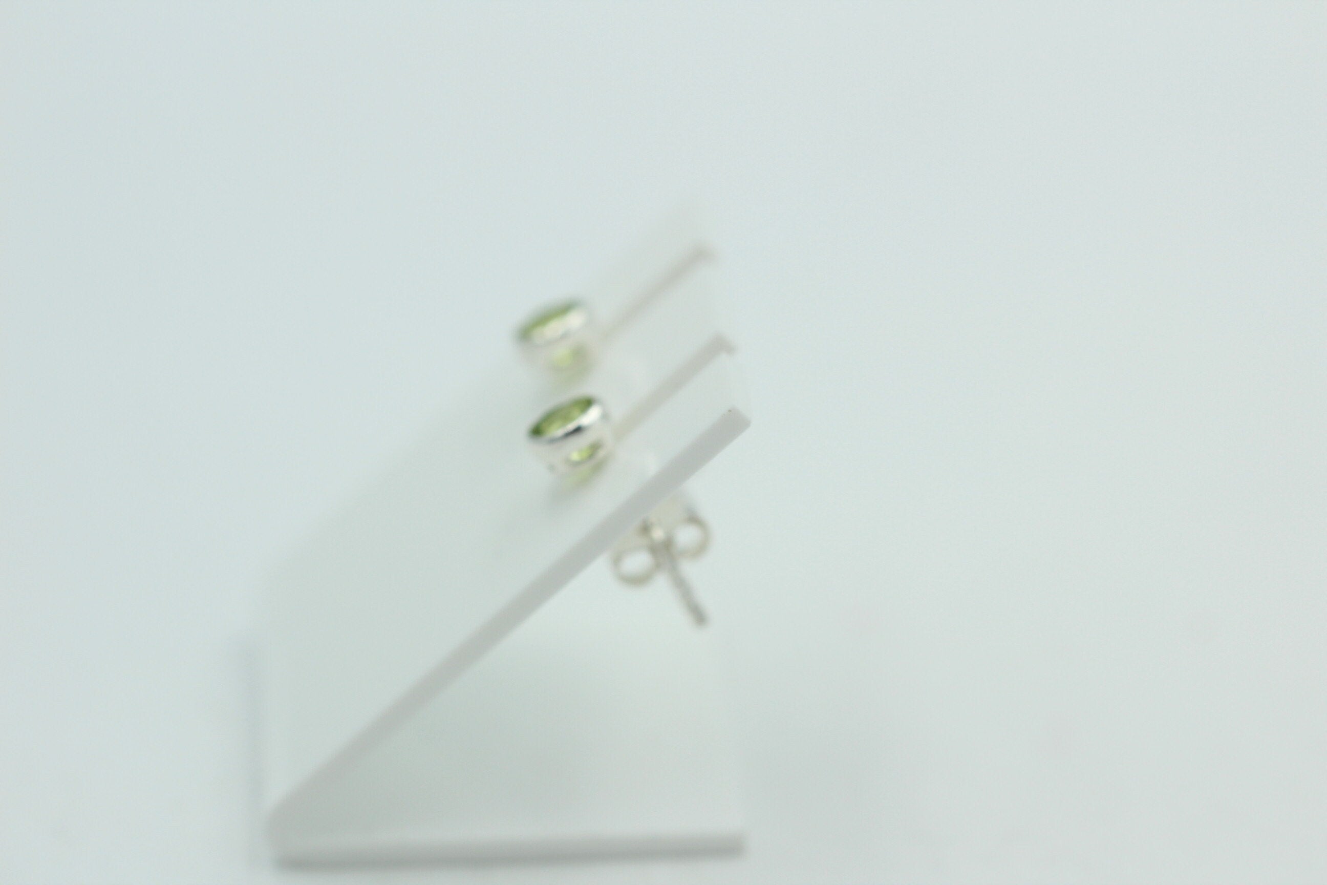 0,48 Carat Peridot Ohrstecker 925 Silber Olivin Peridot Ohrstecker