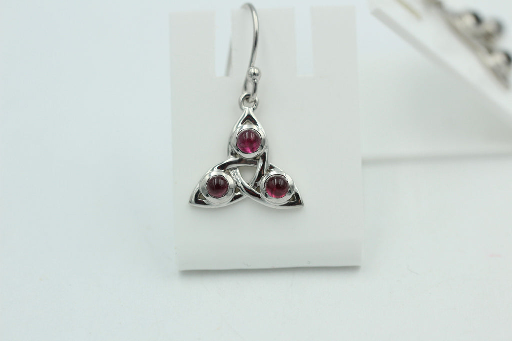 0,96 Carat Granat Cabochon Ohrhänger keltisches Muster 925 Silber Granatschmuck