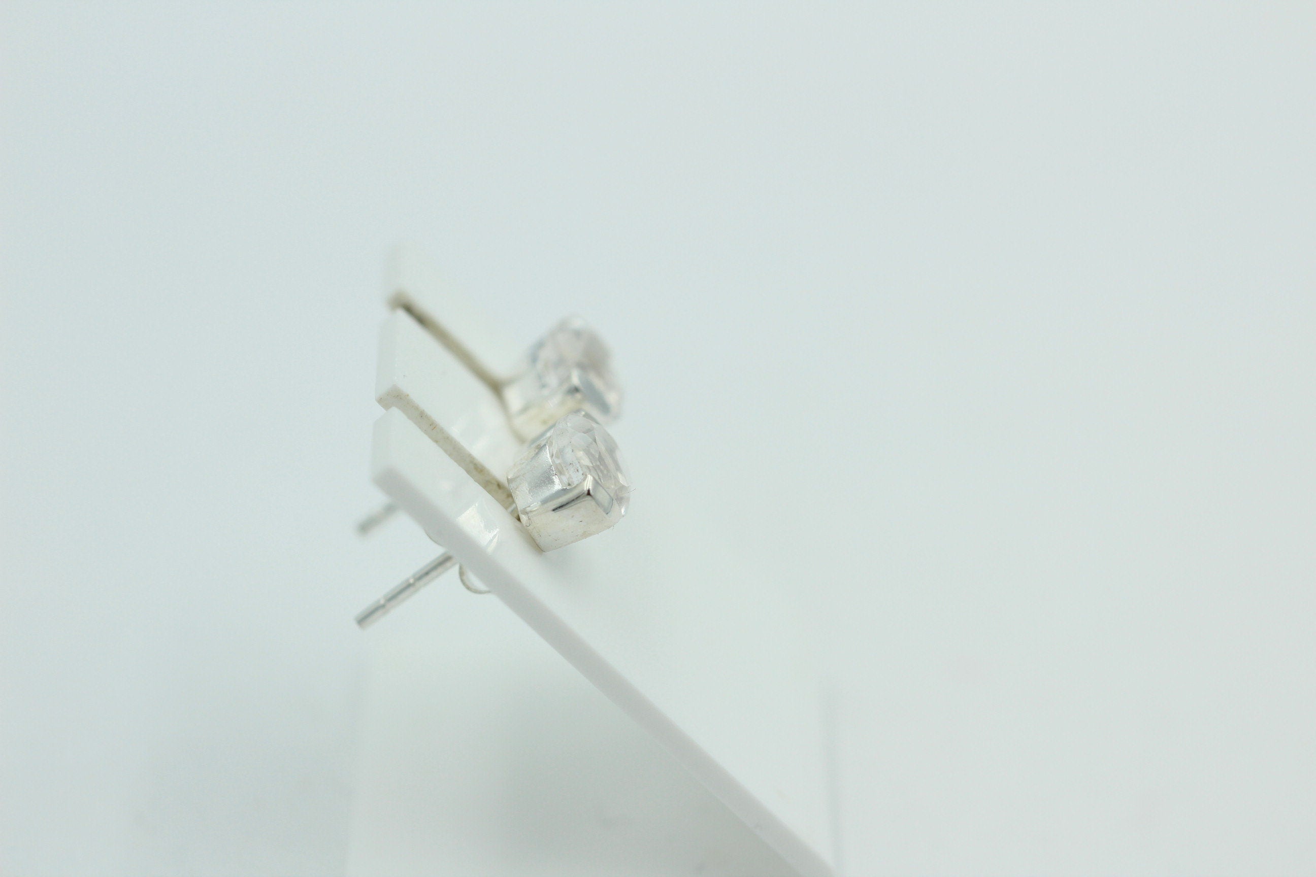 Edler 1,3 Carat Bergkristall Ohrstecker wunderbarer Edelstein Ohrschmucki to