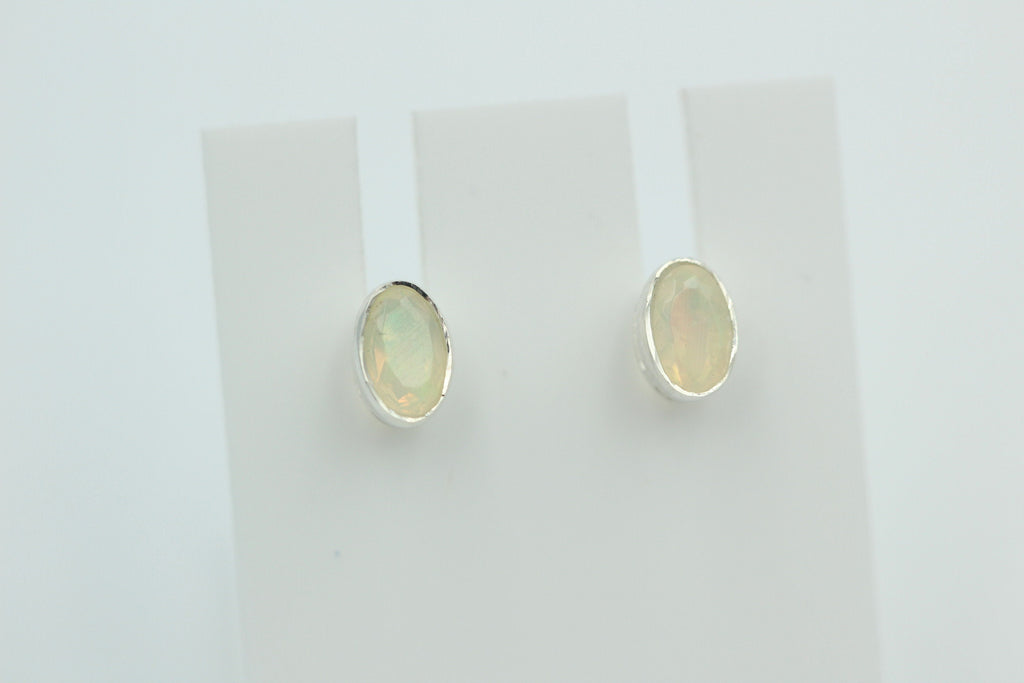 Edler 0,4 Carat Äthiopischer Opal Ohrstecker 925 Silber Welo Opal aus Äfrika