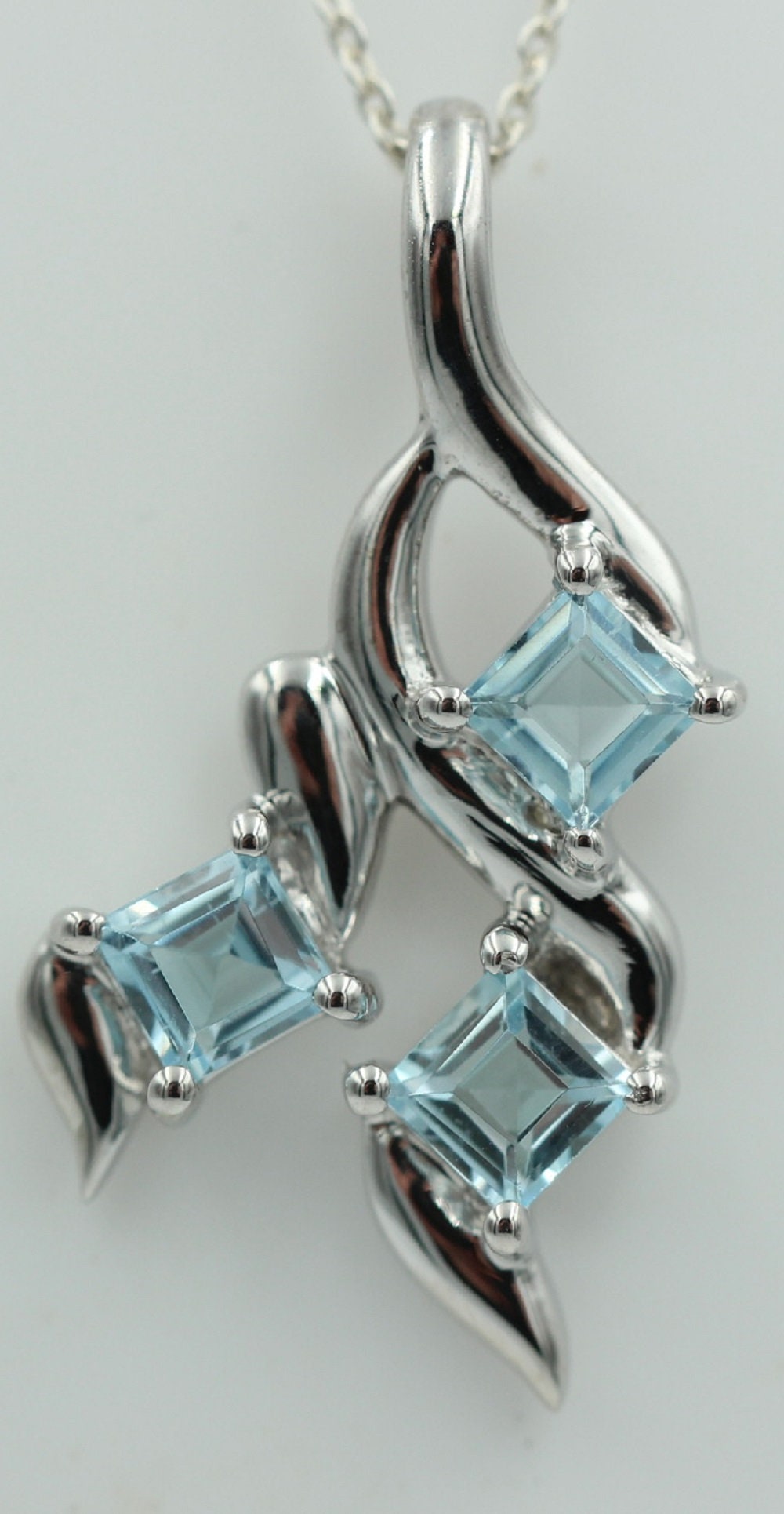 Edler 1,2 Carat Blautopas Anhänger 925 Silber Collier Kette Topasanhänger Top
