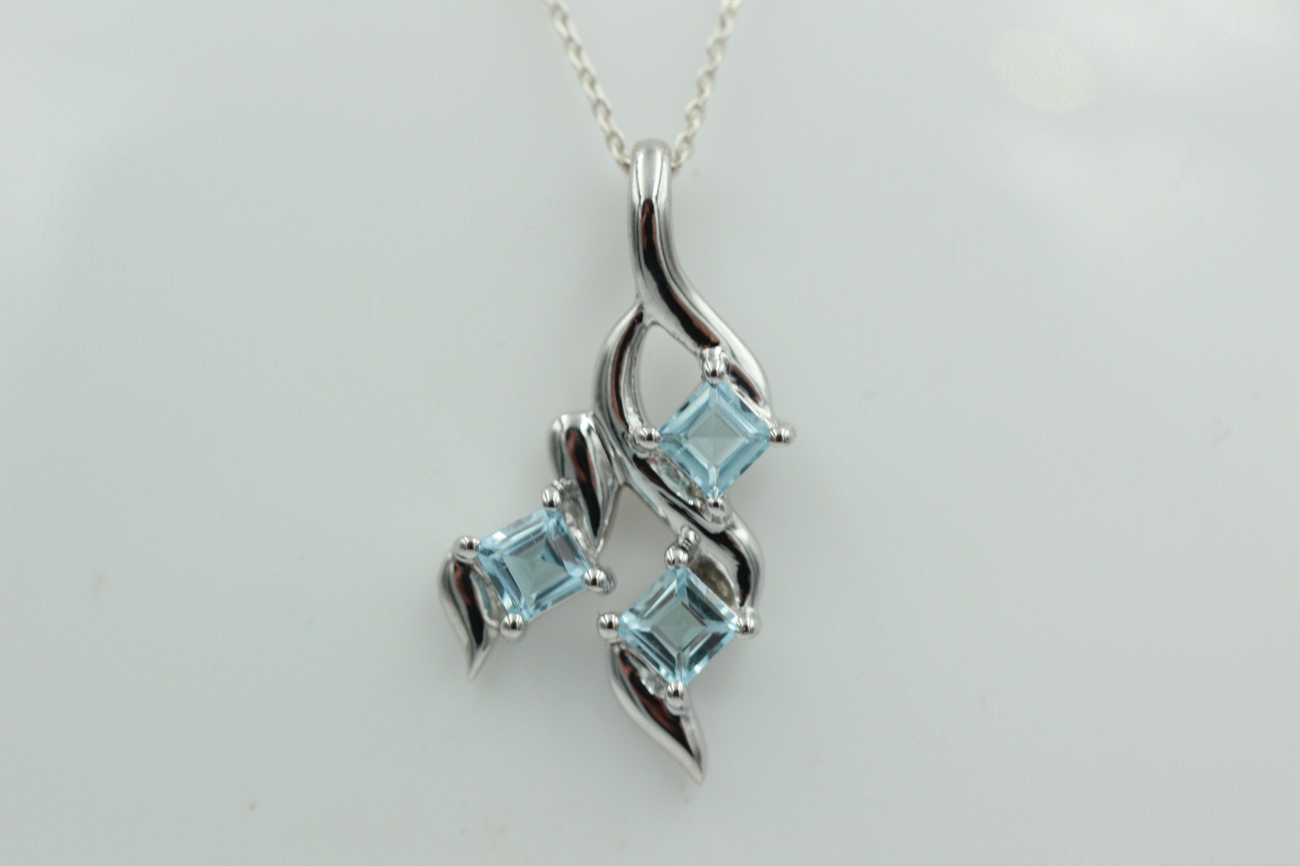 Edler 1,2 Carat Blautopas Anhänger 925 Silber Collier Kette Topasanhänger Top
