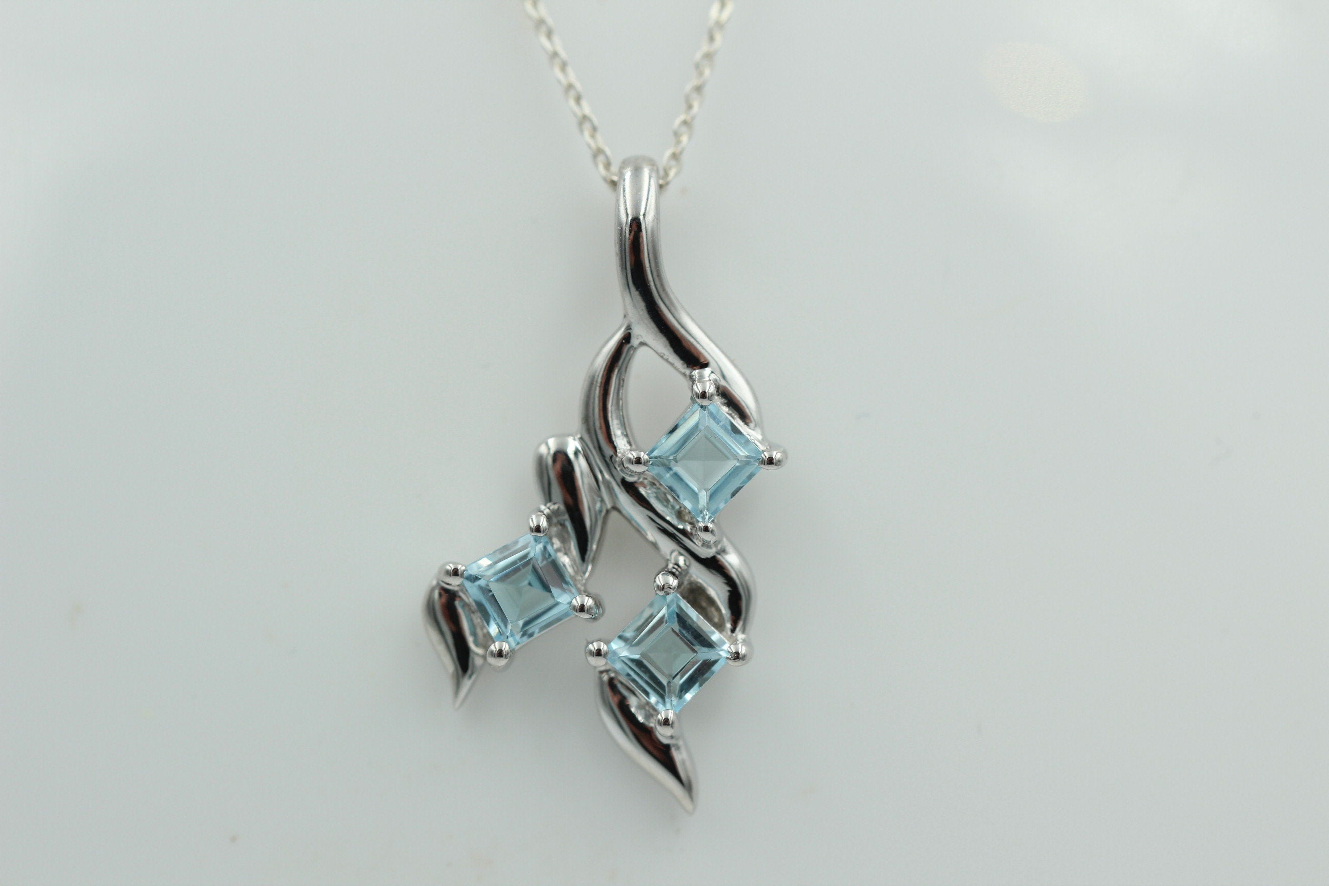 Edler 1,2 Carat Blautopas Anhänger 925 Silber Collier Kette Topasanhänger Top