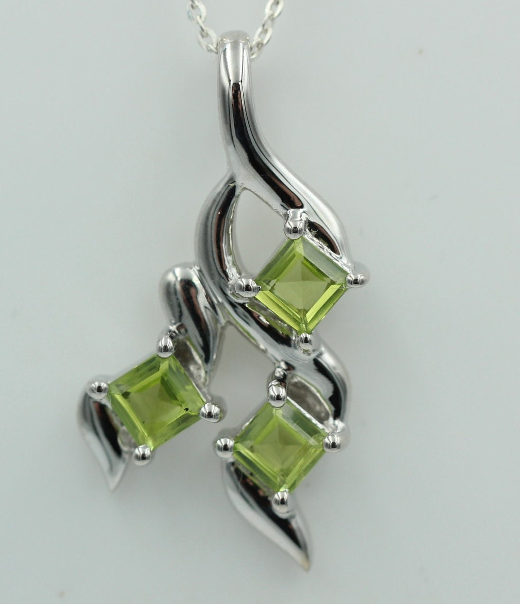 Edler 1,3 Carat Peridot Anhänger 925 Silber  Topasanhänger Top