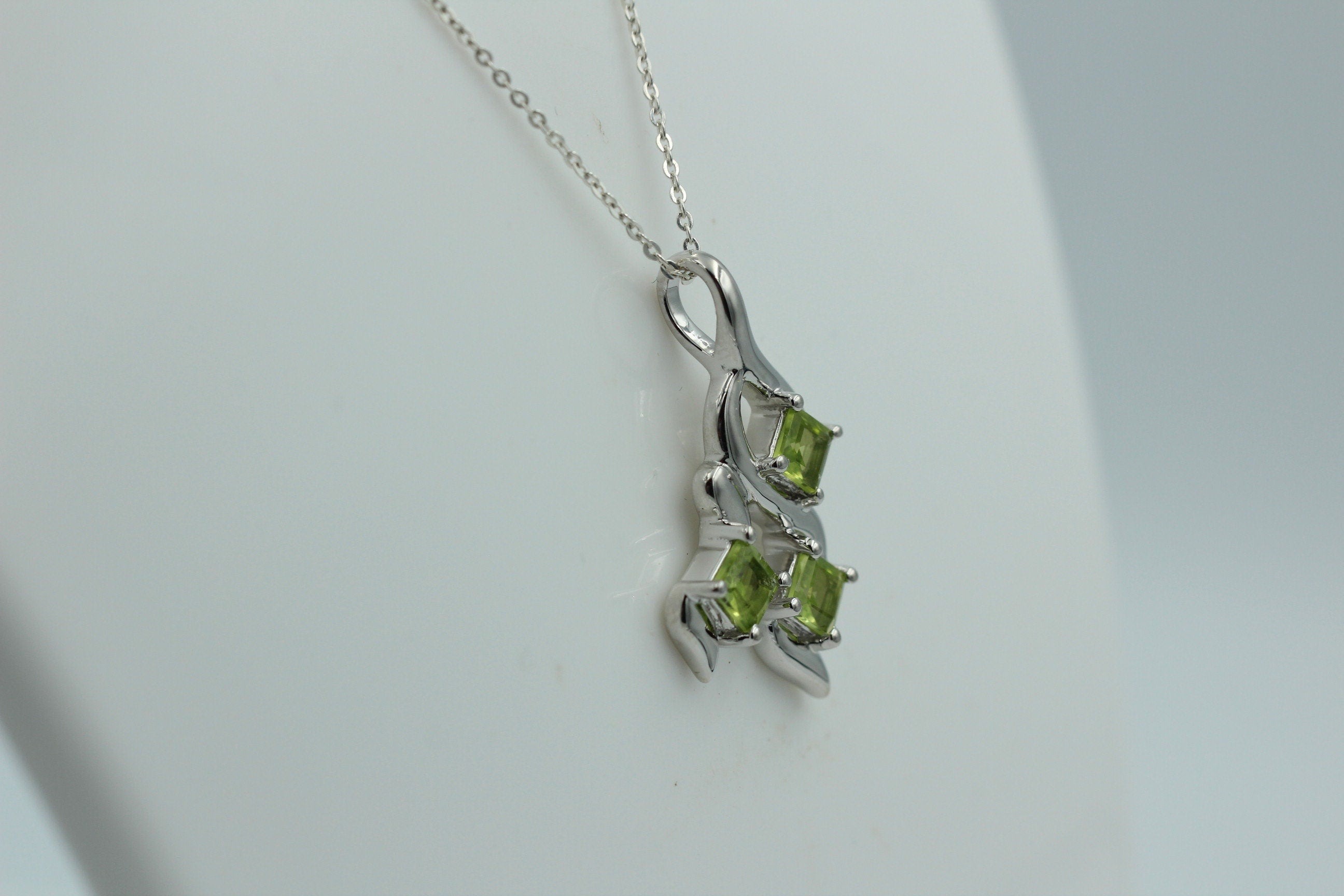 Edler 1,3 Carat Peridot Anhänger 925 Silber  Topasanhänger Top