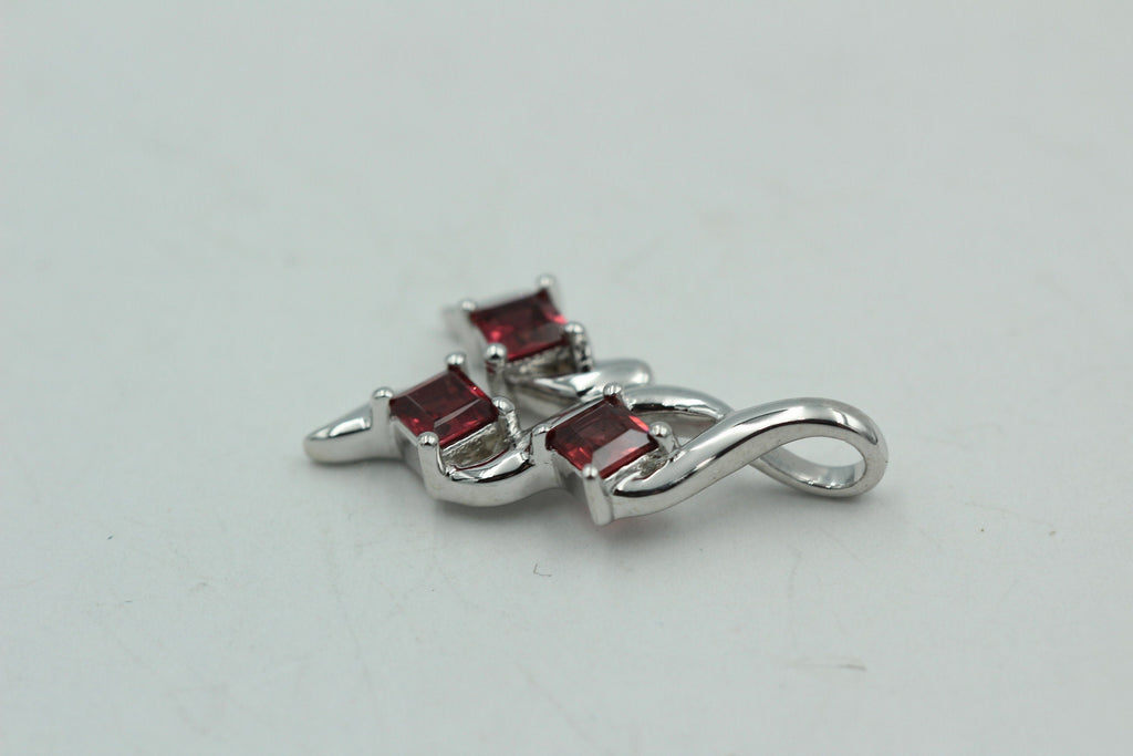 Edler 1,4 Carat Granat Anhänger 925 Silbe Granatanhänger blutroter Edelstein