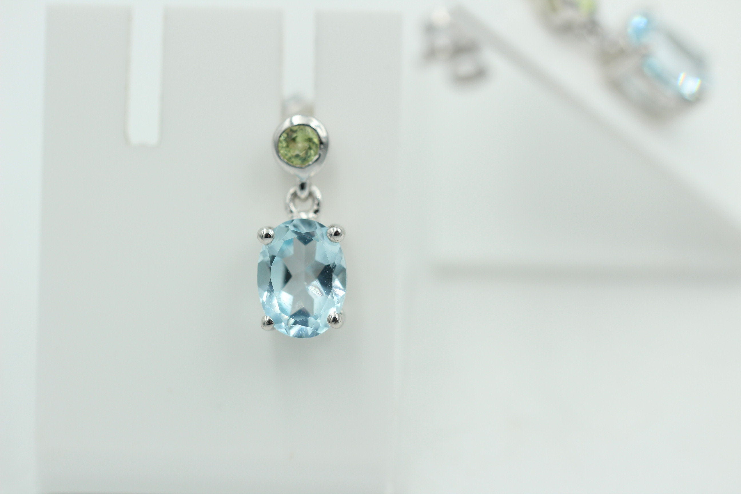 Edle 2,6 Carat Blautopas Peridot Ohrstecker Ohrhänger 925 Silber Ohrschmuck