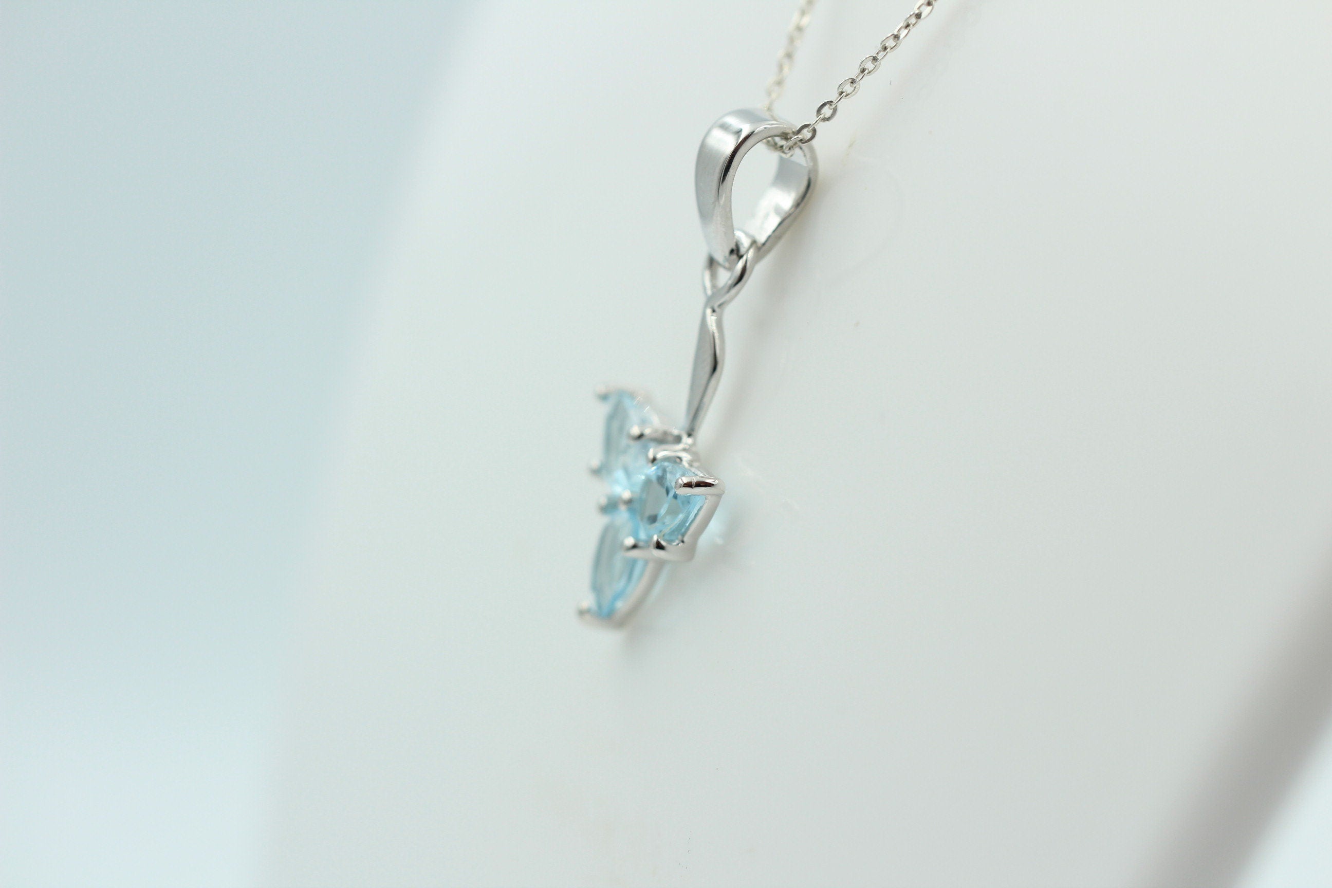 1,3 Carat Blautopas Anhänger 925 Silber Designschmuck Collier Kette Topas