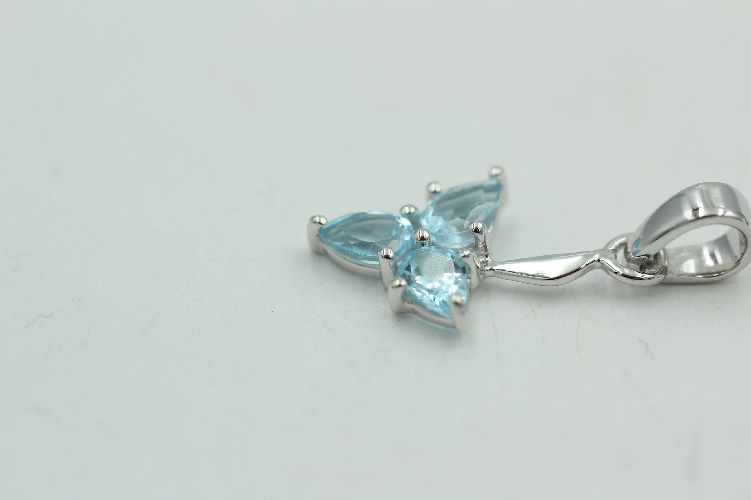 1,3 Carat Blautopas Anhänger 925 Silber Designschmuck Collier Kette Topas