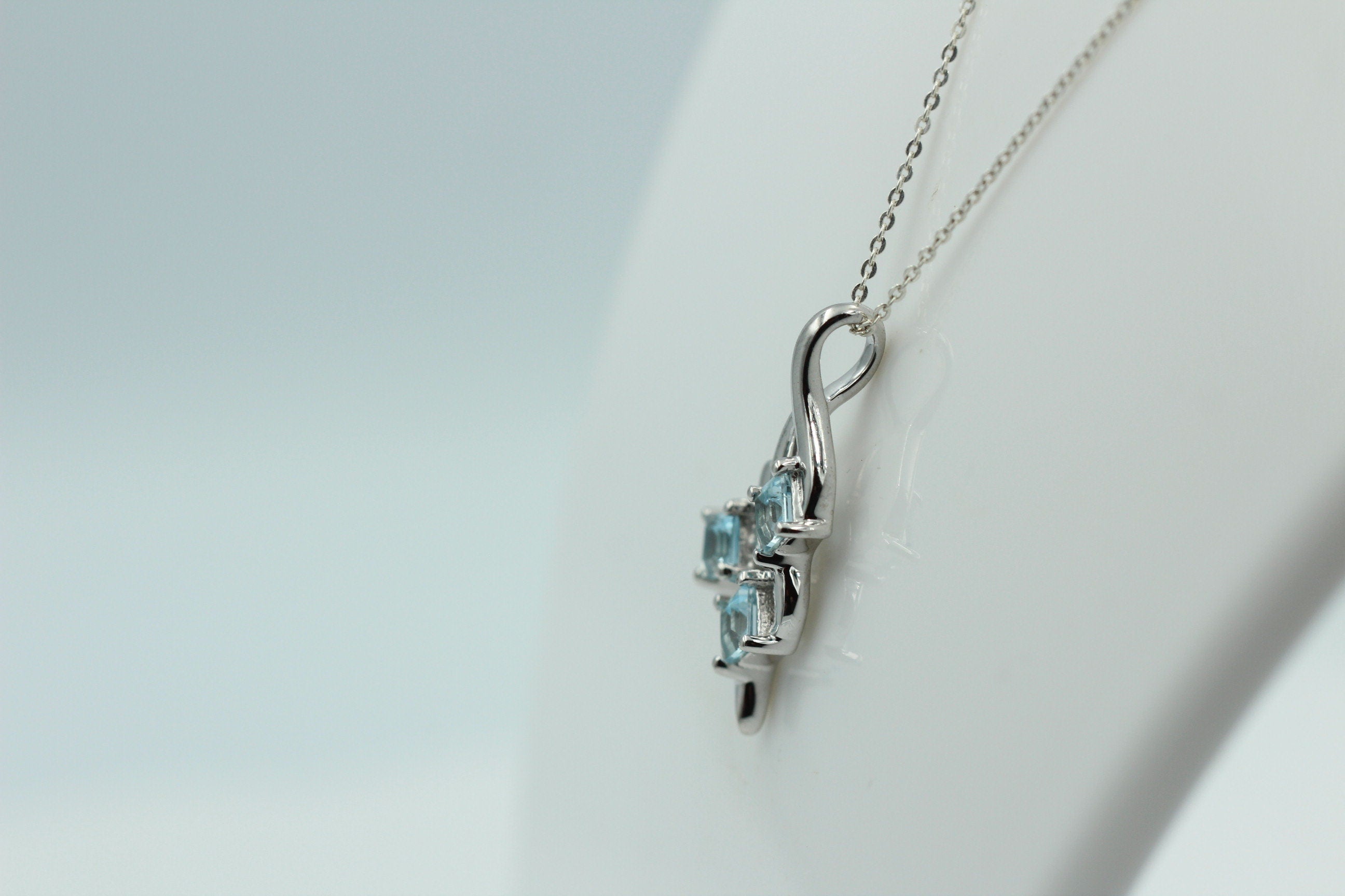 Edler 1,2 Carat Blautopas Anhänger 925 Silber Collier Kette Topasanhänger Top