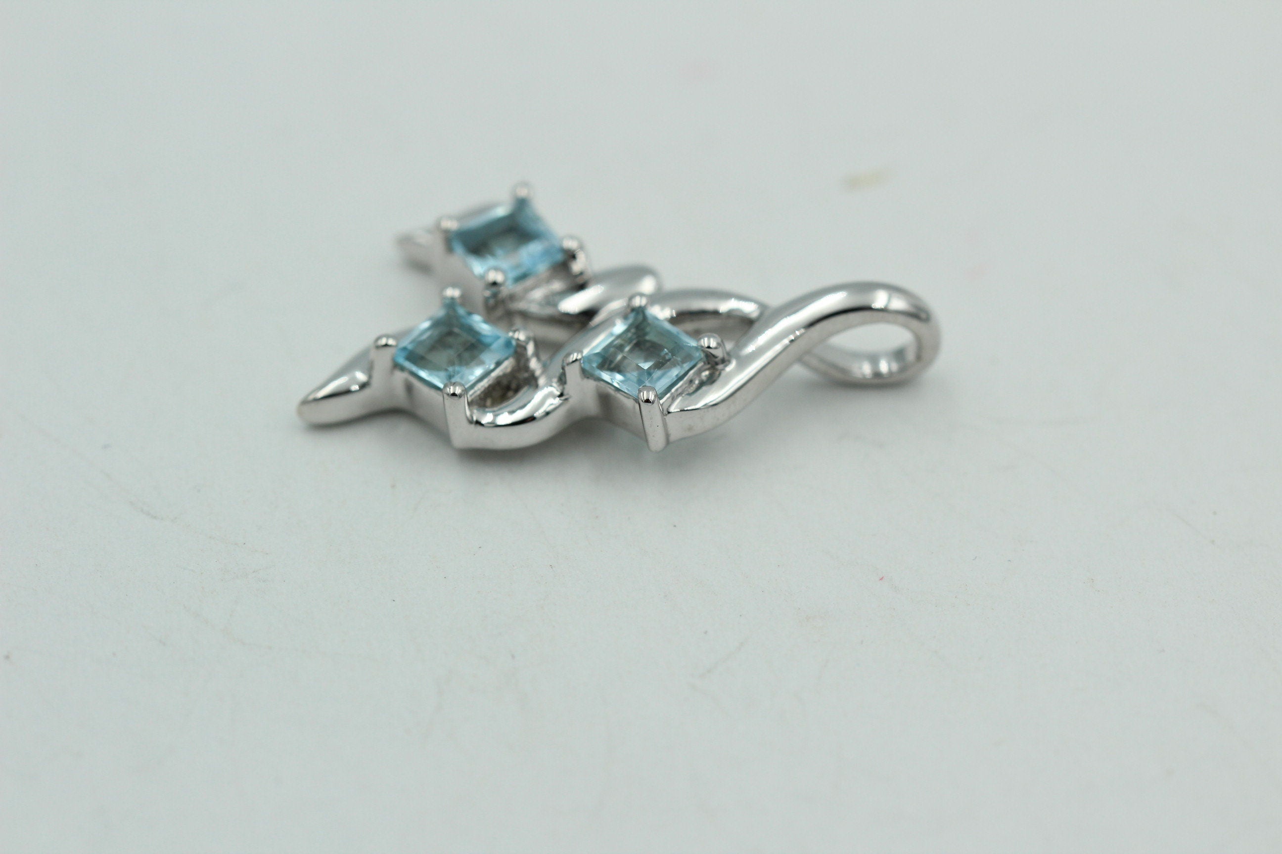 Edler 1,2 Carat Blautopas Anhänger 925 Silber Collier Kette Topasanhänger Top