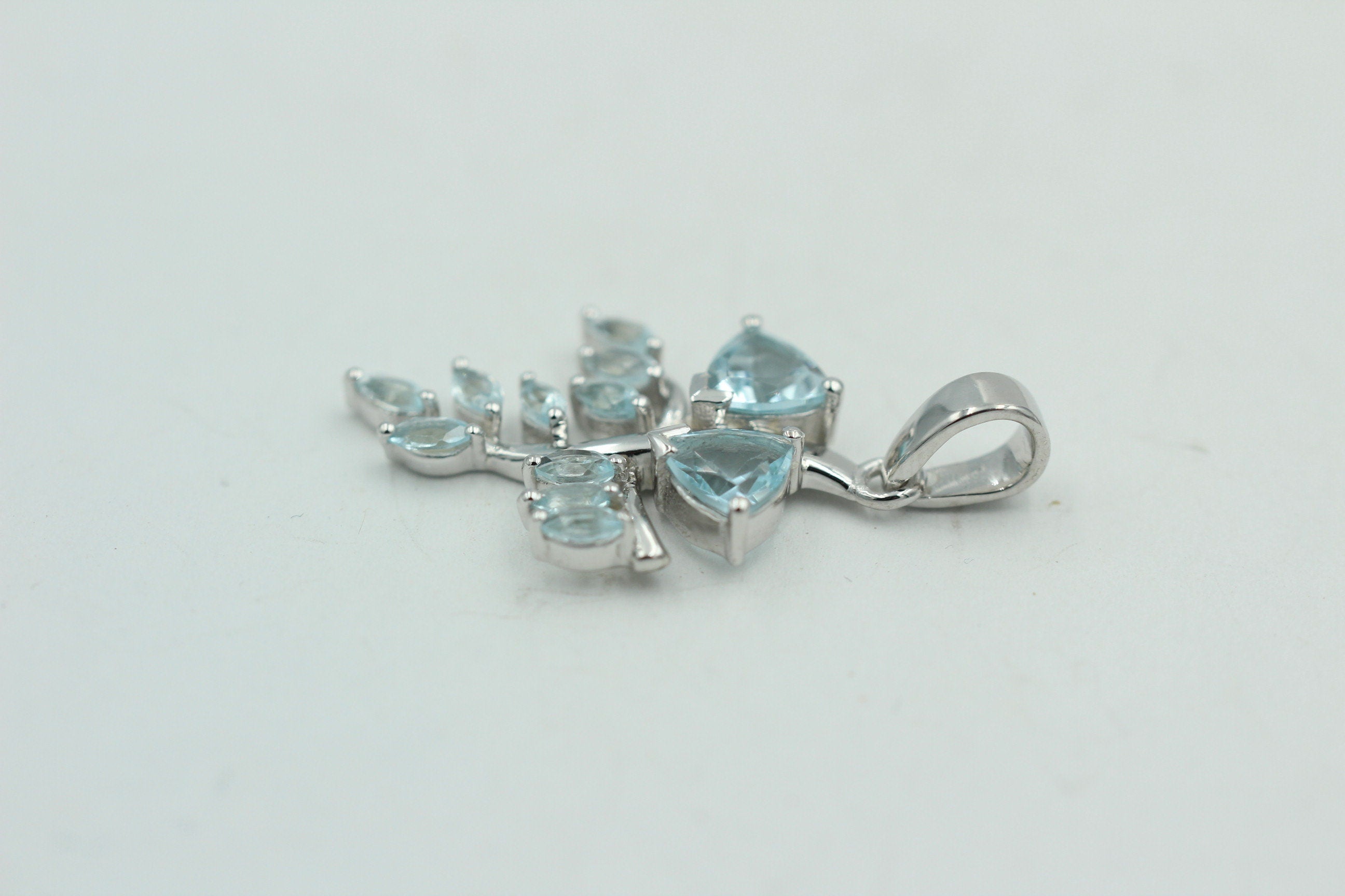 2,6 Carat Blautopas Anhänger 925 Silbersky blue Topas himmelblau Topasschmuck