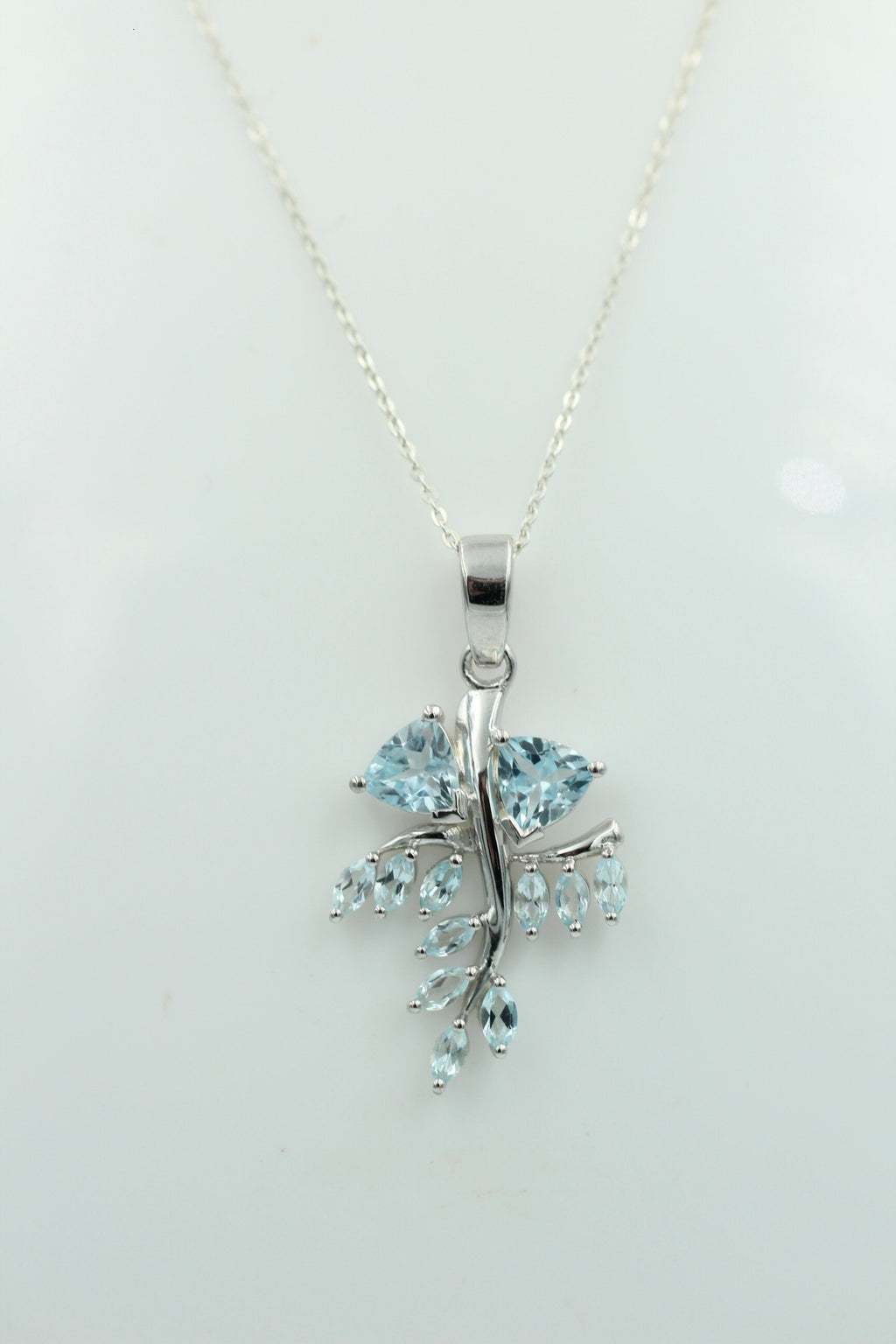 2,6 Carat Blautopas Anhänger 925 Silbersky blue Topas himmelblau Topasschmuck