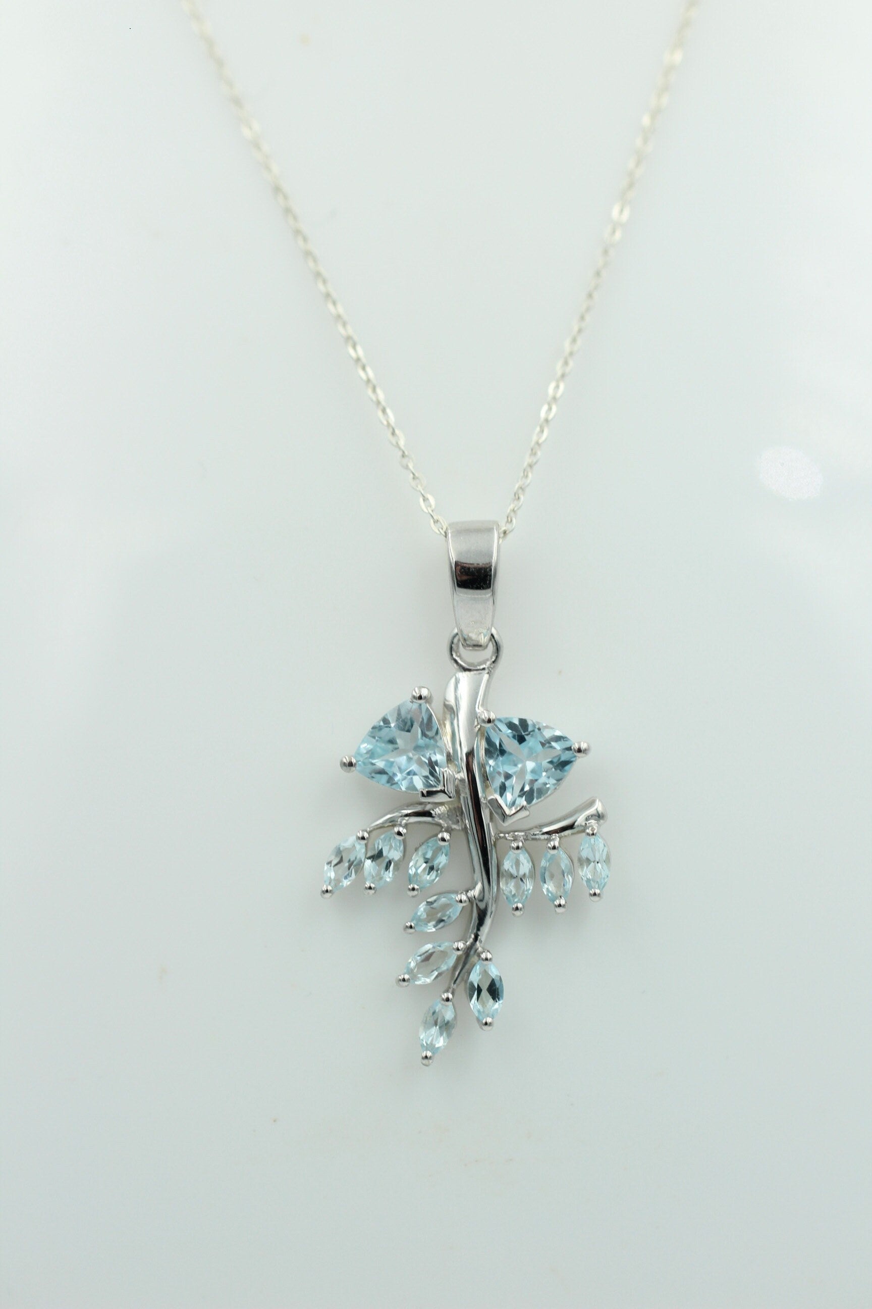 2,6 Carat Blautopas Anhänger 925 Silbersky blue Topas himmelblau Topasschmuck
