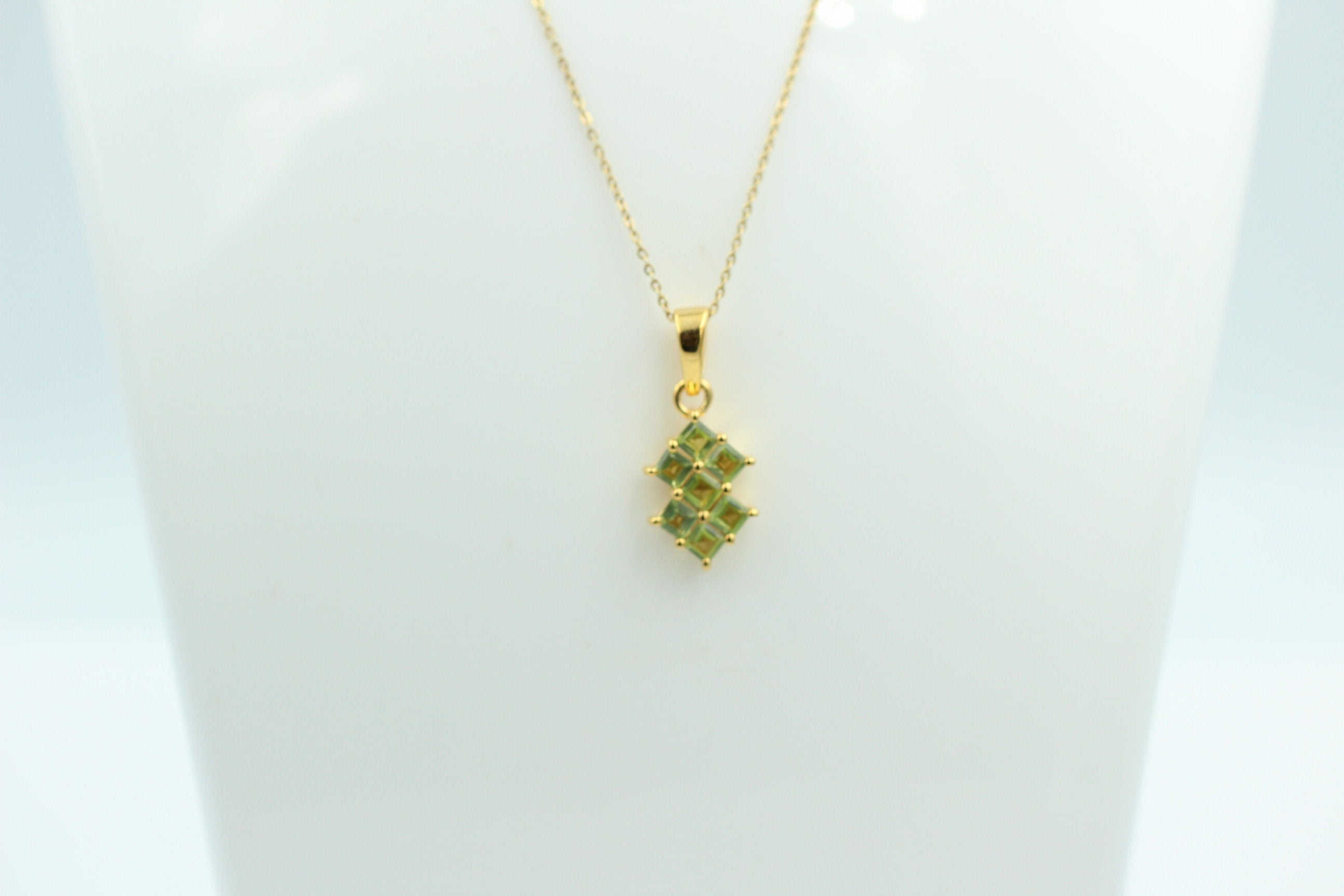Edler 2,1 Carat Peridot Olivin Anhänger 925 Silber vergoldet