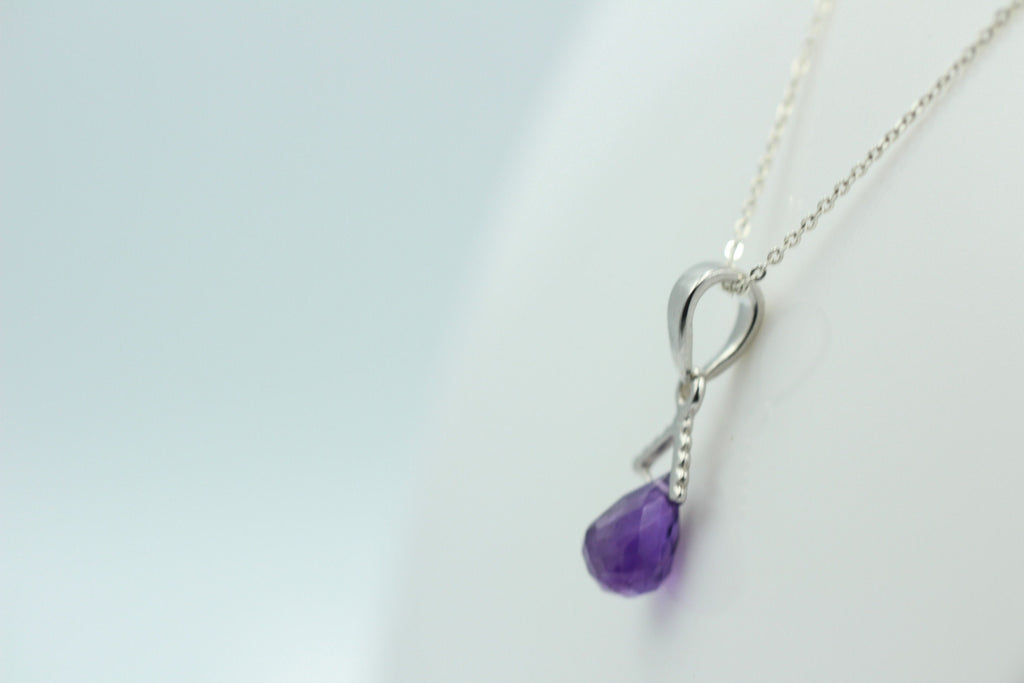 Edler 2,25 Carat Amethyst Anhänger in Briolette Schliff 925 Silber Designanhänger