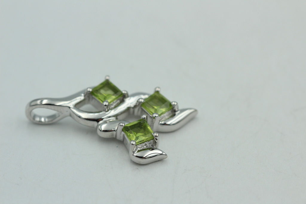 Edler 1,3 Carat Peridot Anhänger 925 Silber  Topasanhänger Top