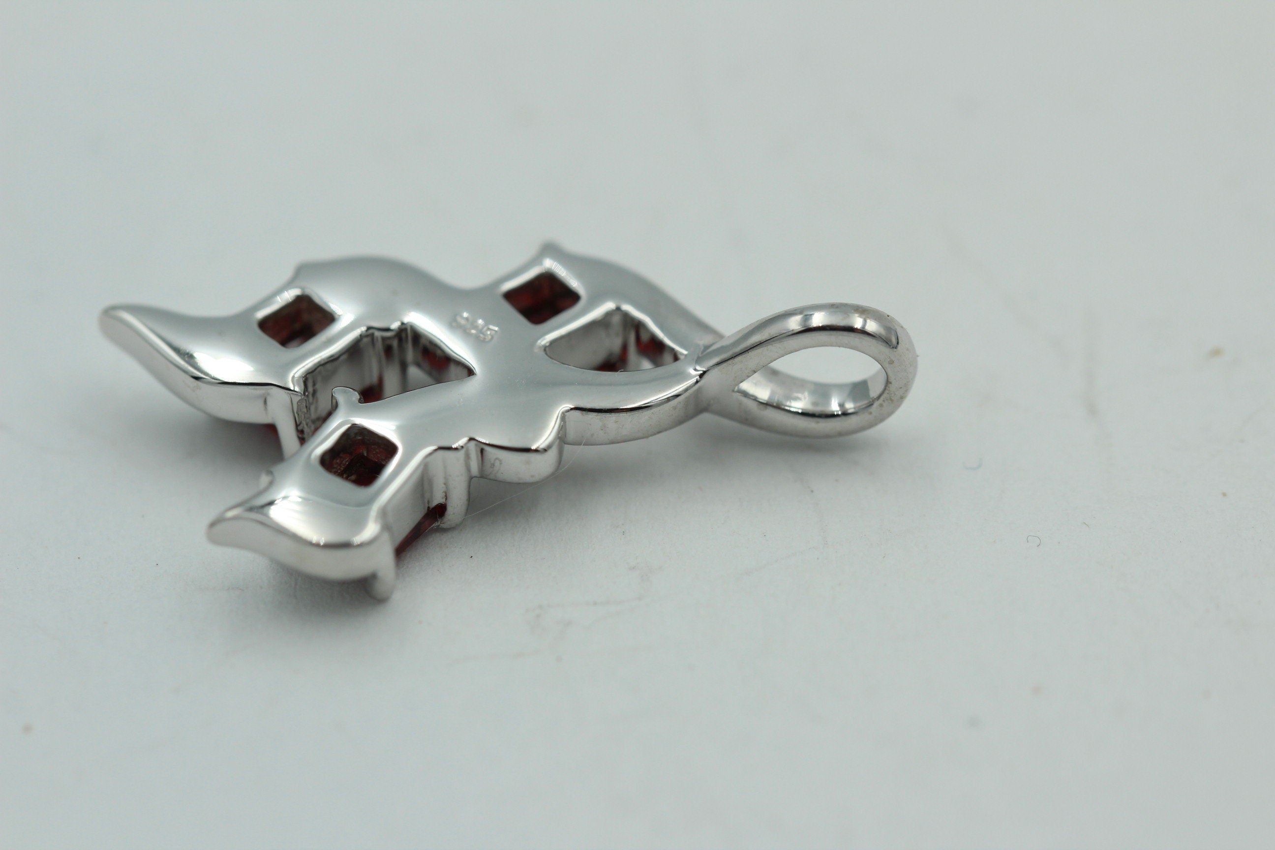 Edler 1,4 Carat Granat Anhänger 925 Silbe Granatanhänger blutroter Edelstein
