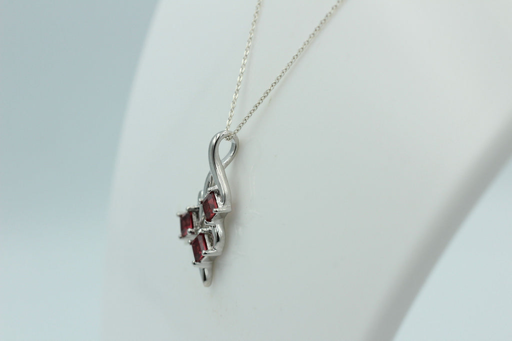 Edler 1,4 Carat Granat Anhänger 925 Silbe Granatanhänger blutroter Edelstein