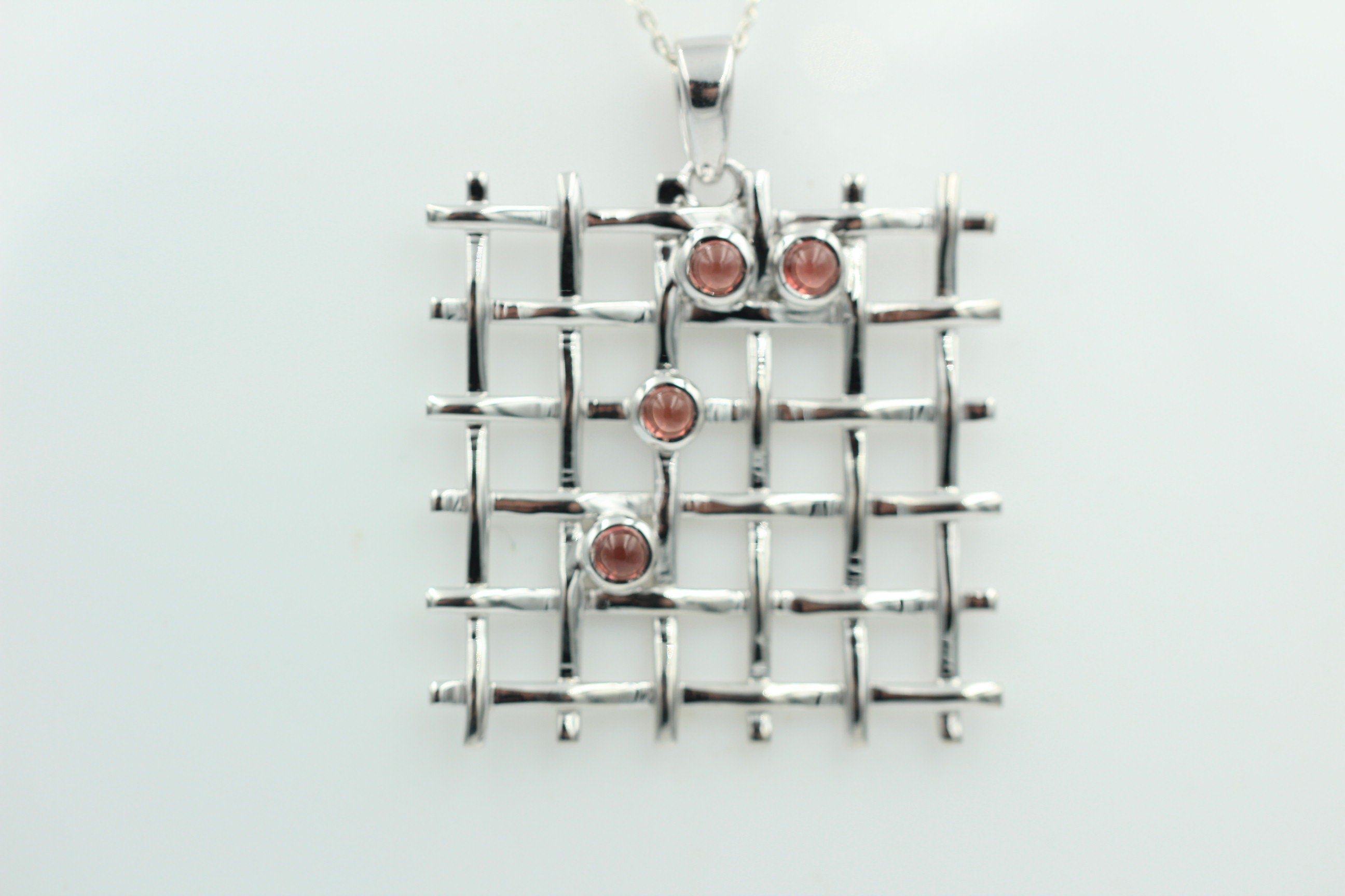 Design pur 0,60 Carat Granat Cabochon Anhänger 925 Silber Gitter