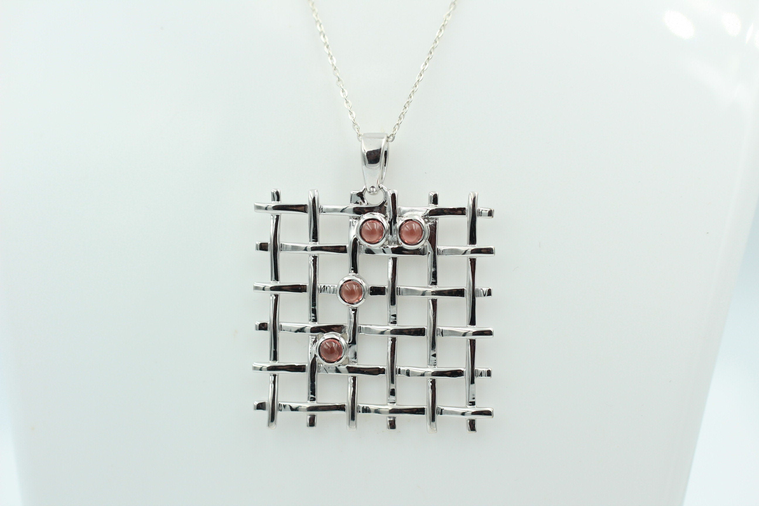 Design pur 0,60 Carat Granat Cabochon Anhänger 925 Silber Gitter