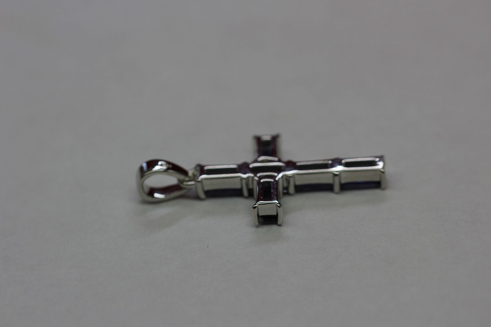 Edler 2,42 Carat Iolith Kreuzanhänger 925 Silber Colier Kette Wassersaphir