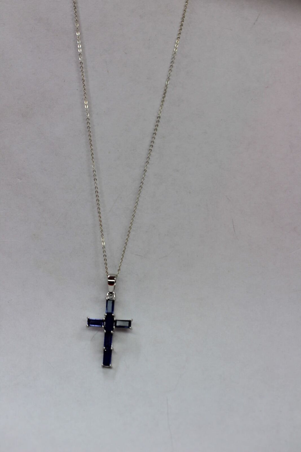 Edler 2,42 Carat Iolith Kreuzanhänger 925 Silber Colier Kette Wassersaphir