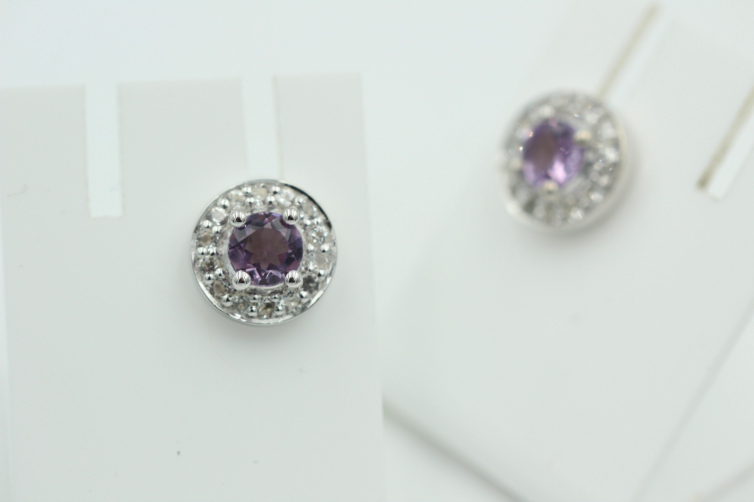 Edler 1,0 Carat Amethyst Ohrstecker Weißtopas 925 Silber Ohrschmuck Brasilien