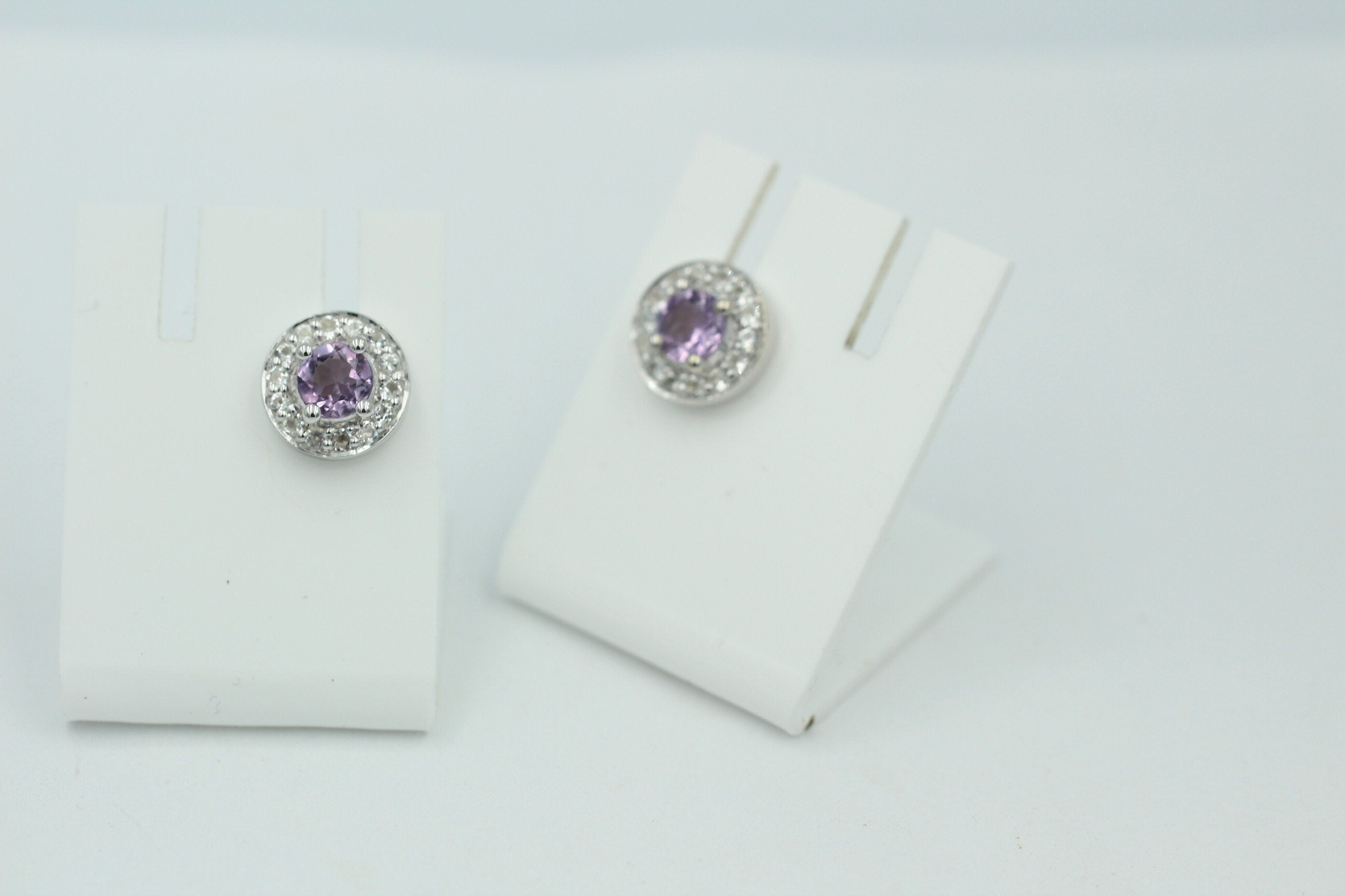 Edler 1,0 Carat Amethyst Ohrstecker Weißtopas 925 Silber Ohrschmuck Brasilien