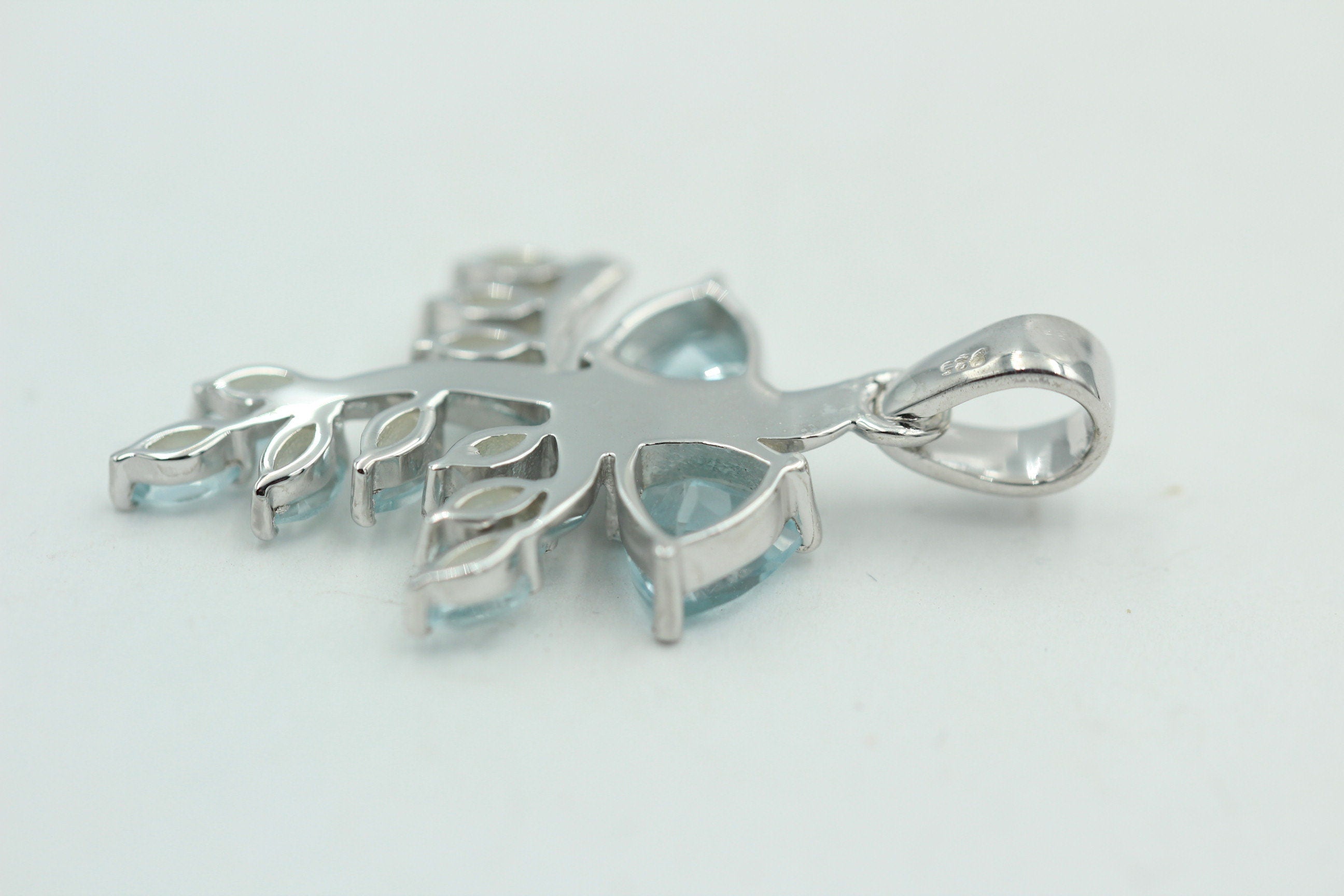 2,6 Carat Blautopas Anhänger 925 Silbersky blue Topas himmelblau Topasschmuck