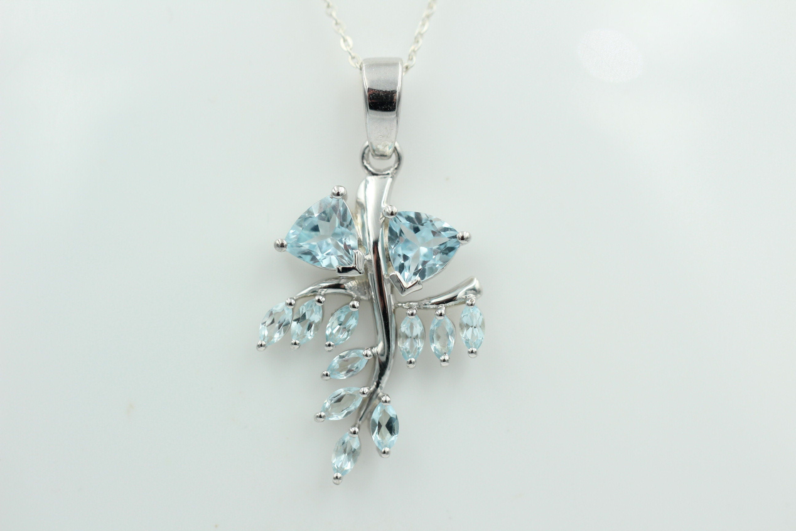 2,6 Carat Blautopas Anhänger 925 Silbersky blue Topas himmelblau Topasschmuck
