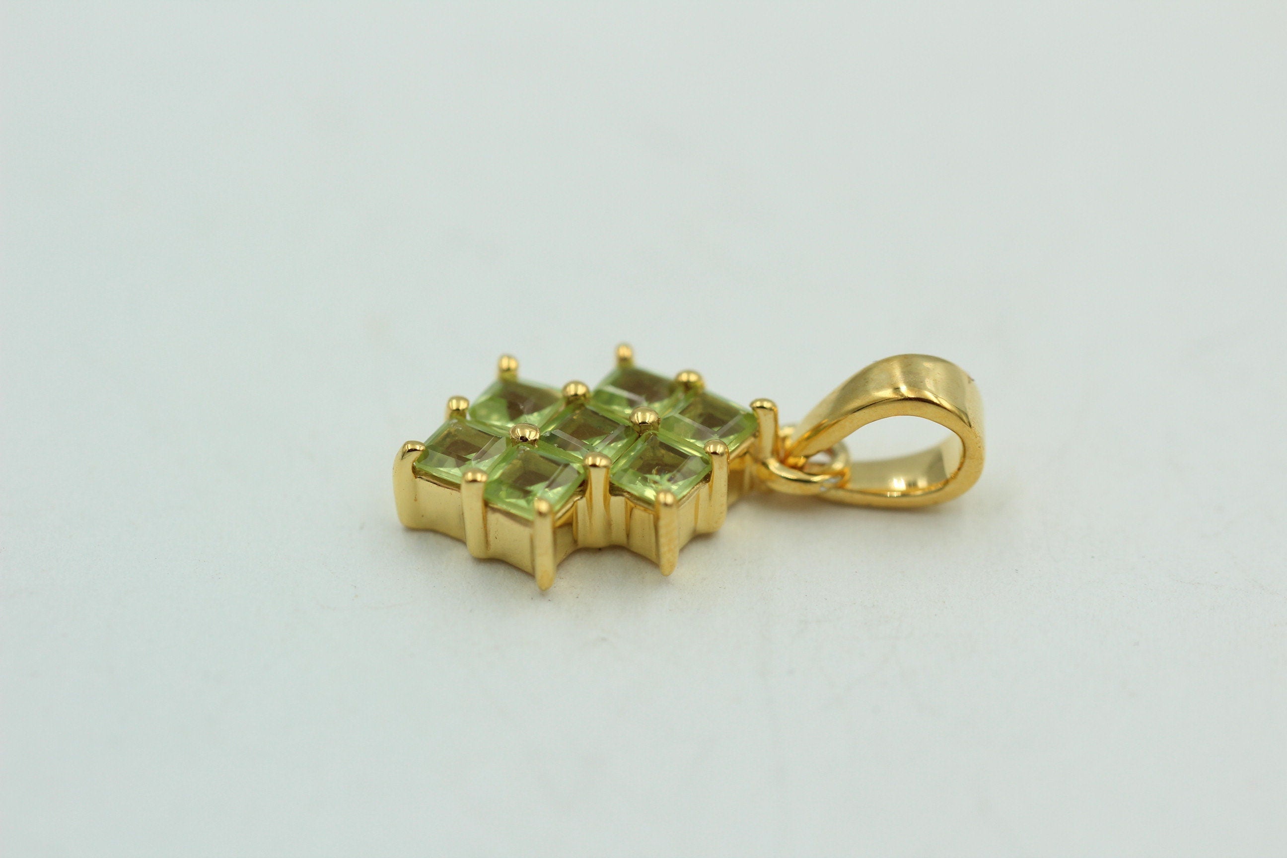 Edler 2,1 Carat Peridot Olivin Anhänger 925 Silber vergoldet