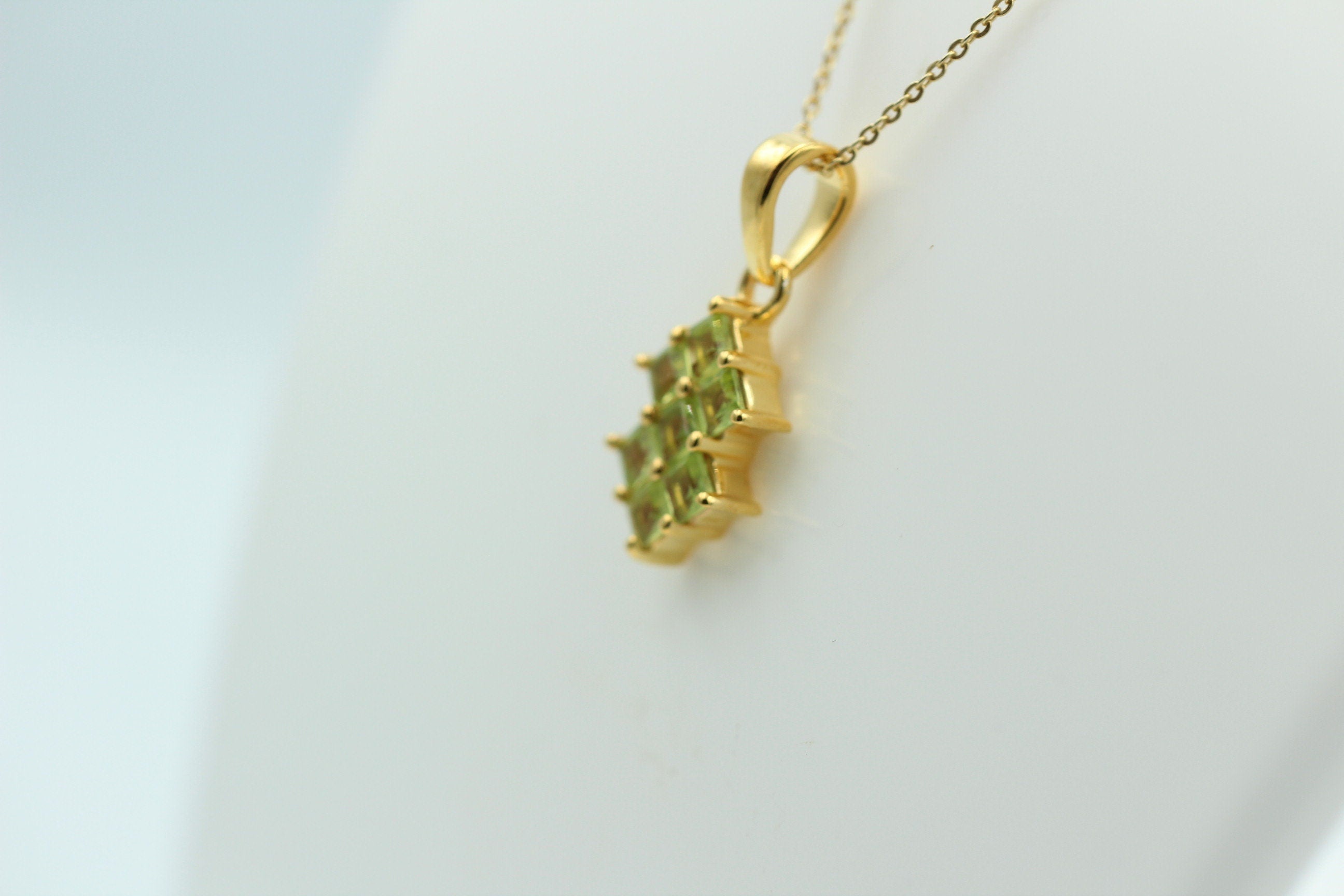 Edler 2,1 Carat Peridot Olivin Anhänger 925 Silber vergoldet