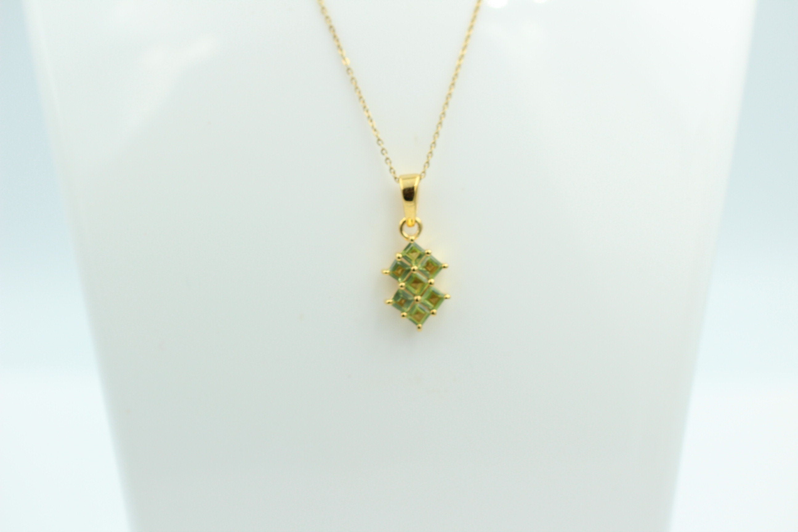 Edler 2,1 Carat Peridot Olivin Anhänger 925 Silber vergoldet