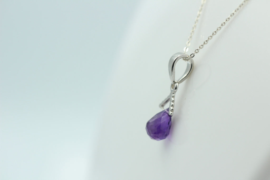 Edler 2,25 Carat Amethyst Anhänger in Briolette Schliff 925 Silber Designanhänger