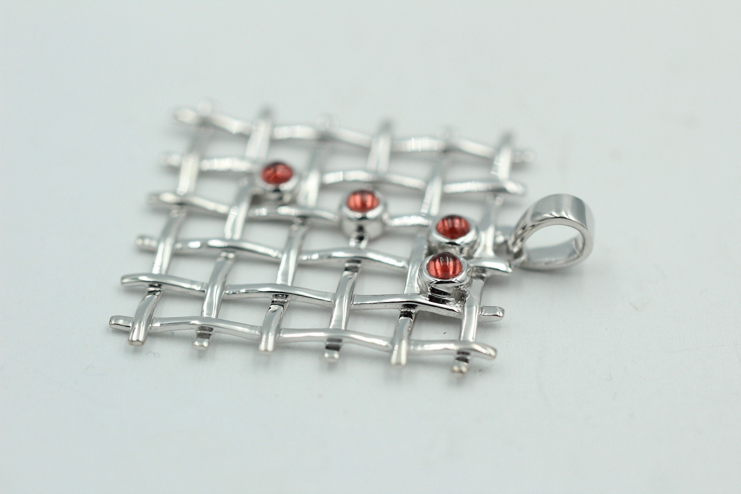 Design pur 0,60 Carat Granat Cabochon Anhänger 925 Silber Gitter